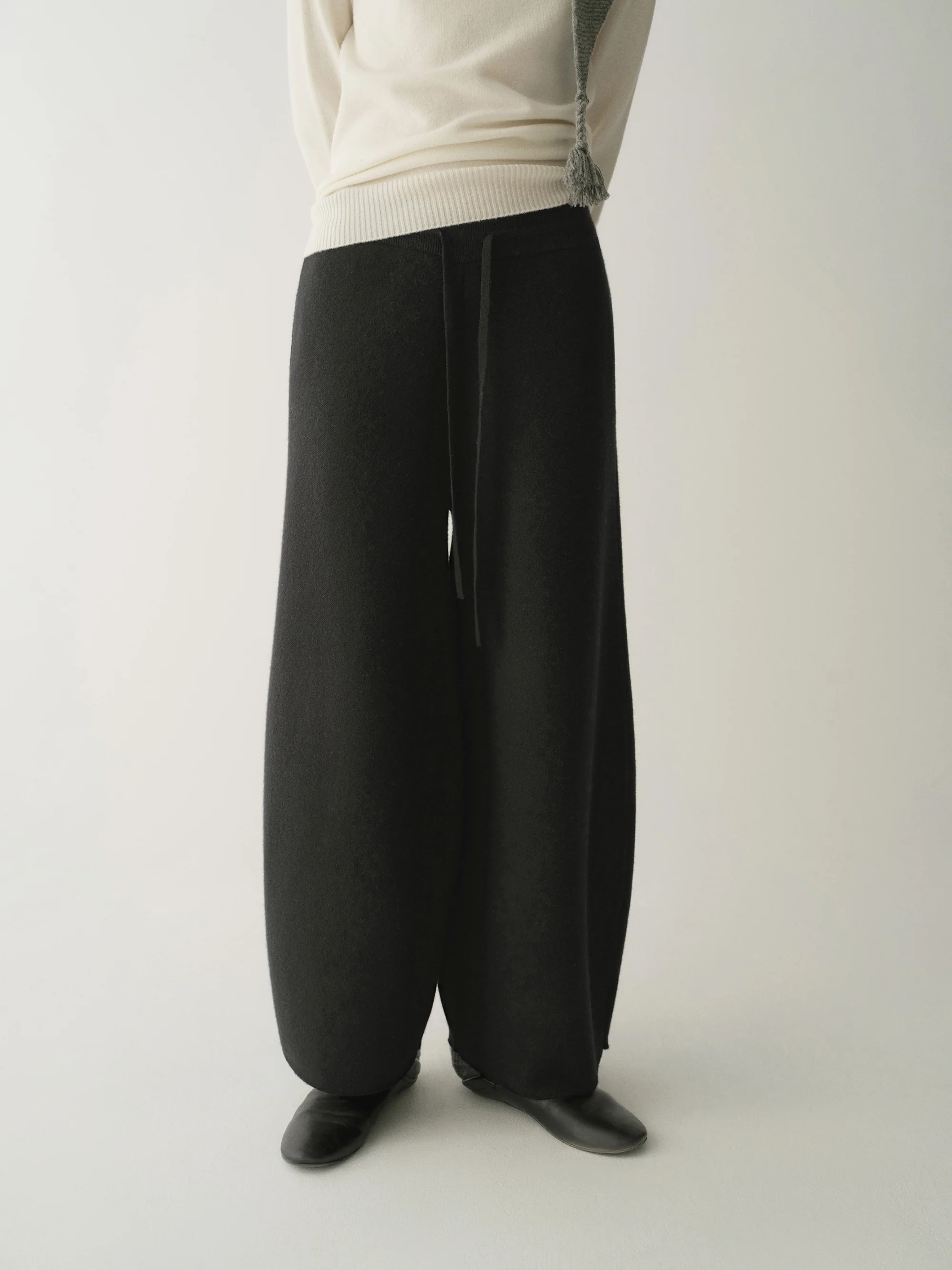 Merino Wool Drawsting Pants - Image 21