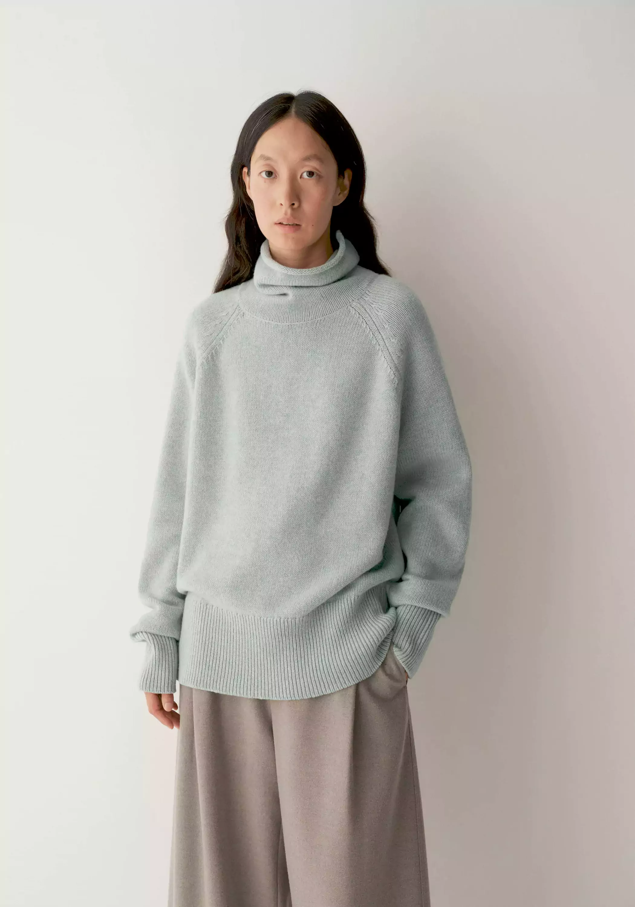 Cashmere-wool High-neck Sweater - Image 10