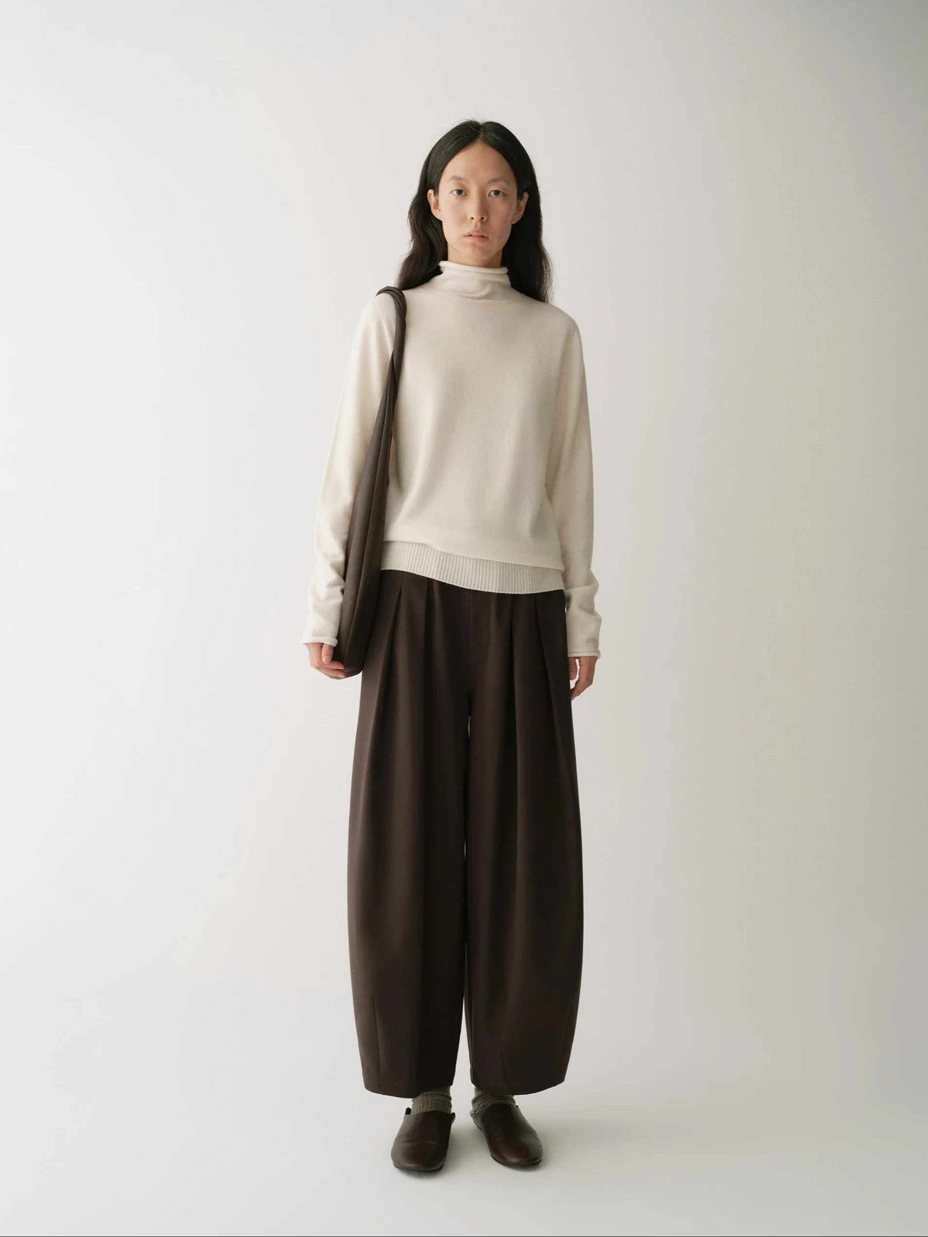 Elastic Cropped Lantern Pants - Image 16