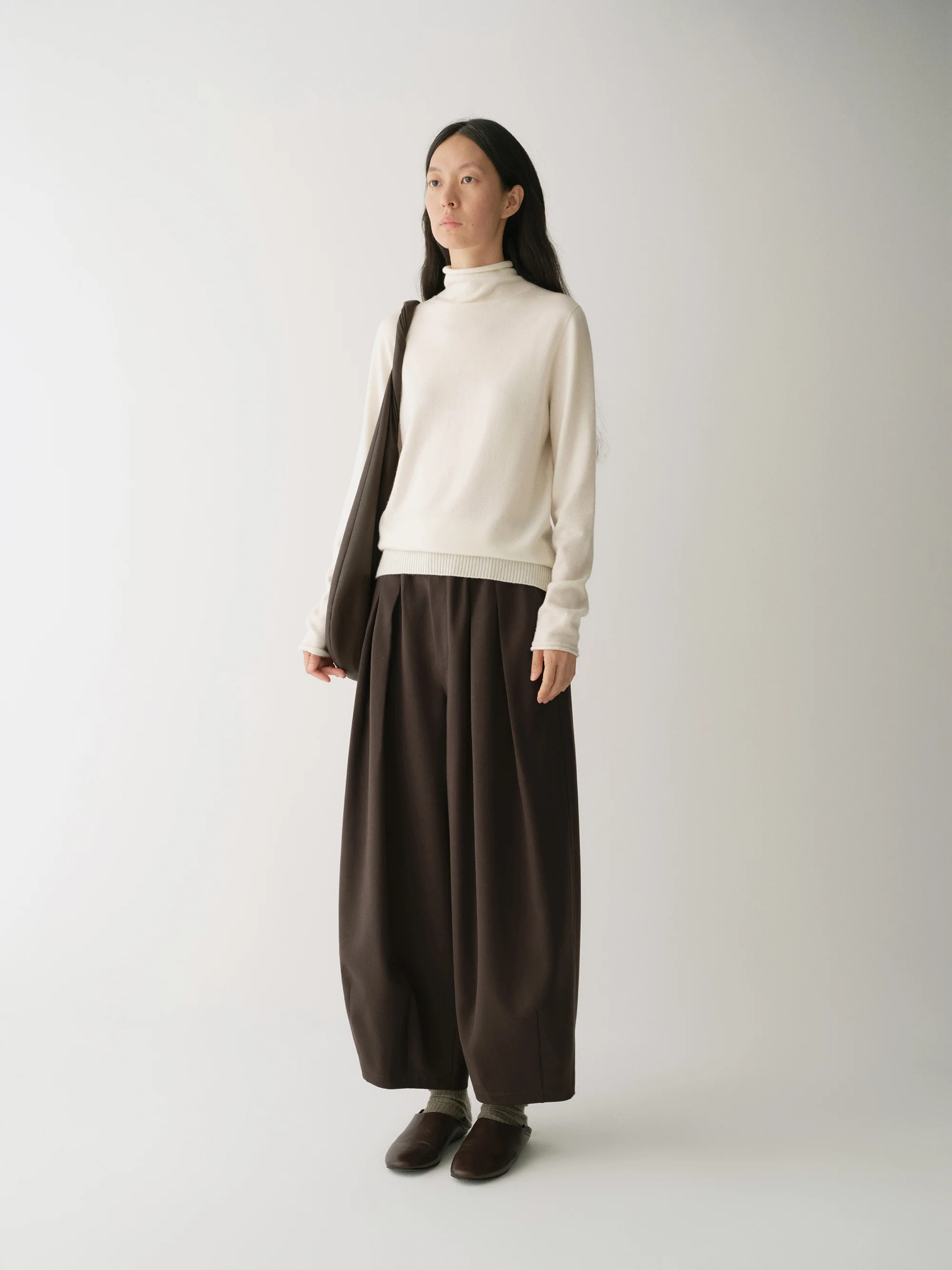 Elastic Cropped Lantern Pants - Image 17