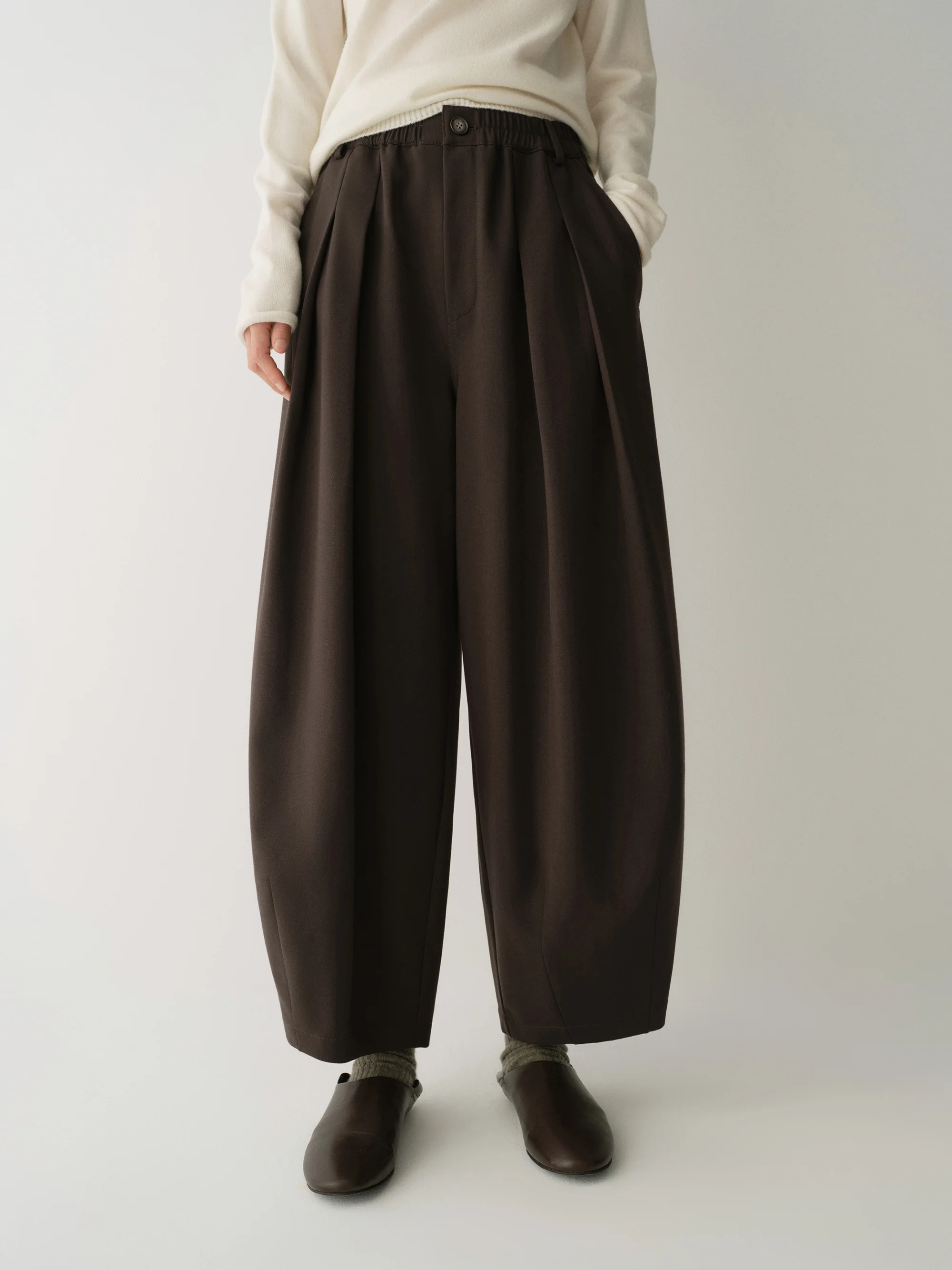 Elastic Cropped Lantern Pants - Image 18