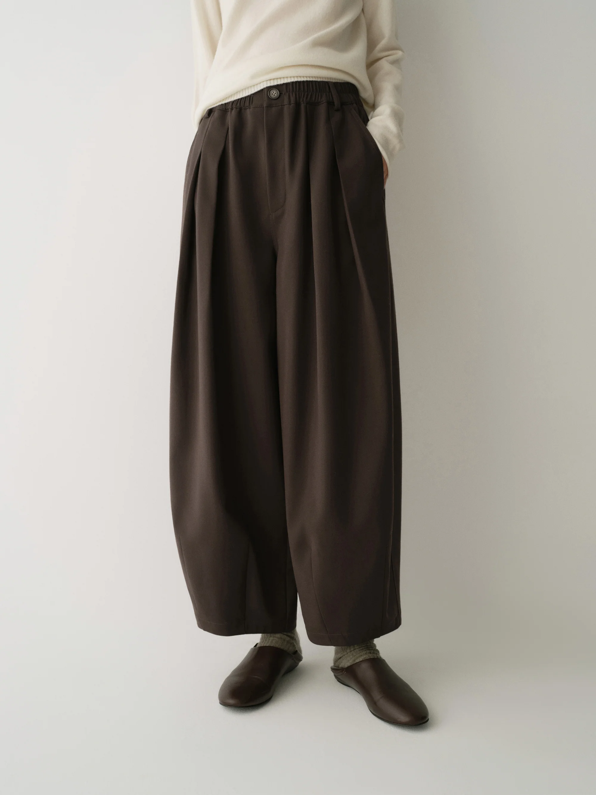 Elastic Cropped Lantern Pants - Image 19