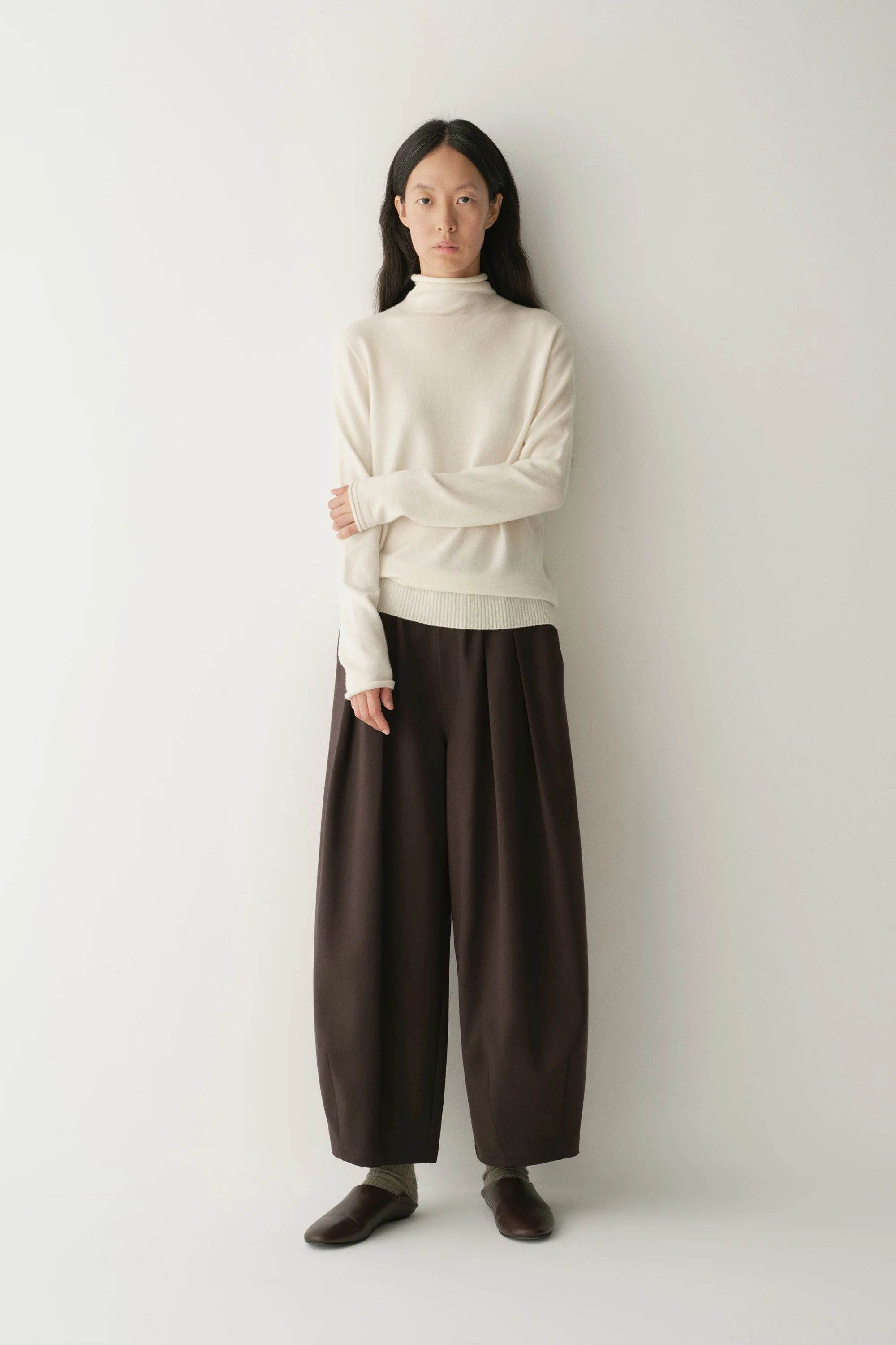 Elastic Cropped Lantern Pants - Image 4
