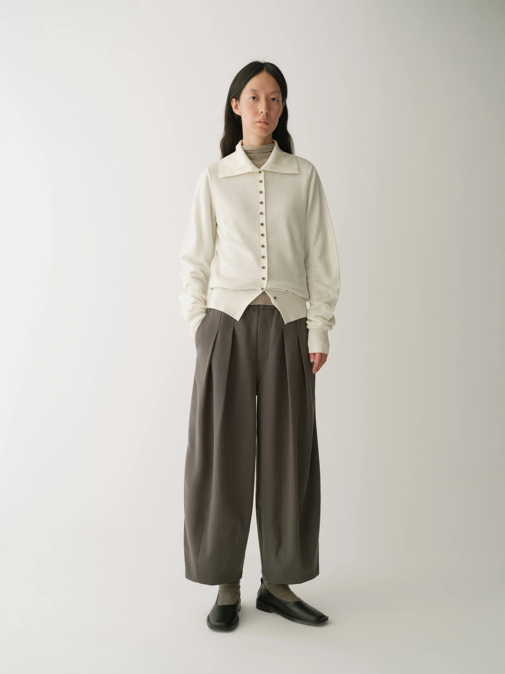 Elastic Cropped Lantern Pants - Image 8