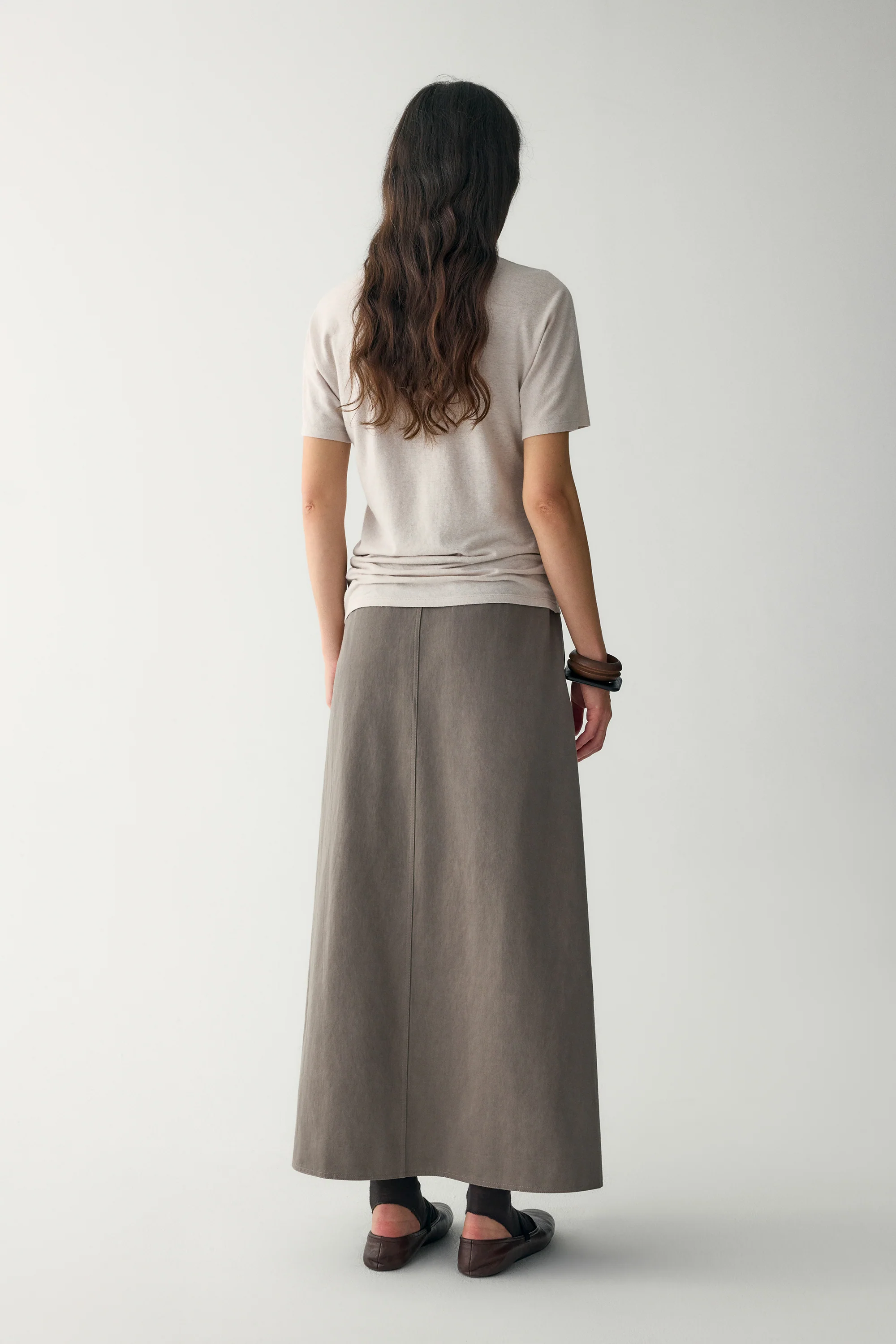 Hemp V-Neck T-shirt - Image 17