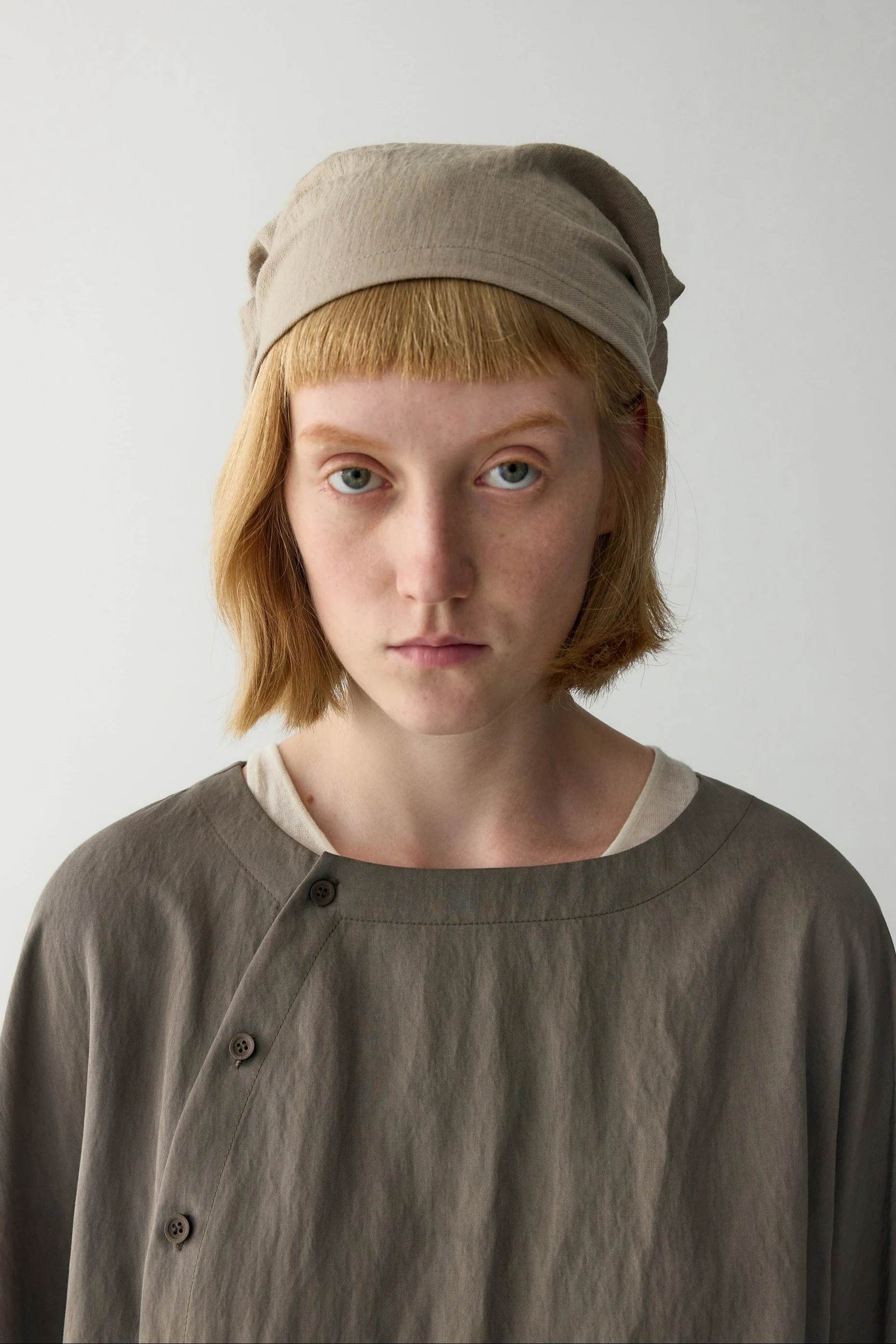 Chinese-inspired knotted Blouse - Image 10