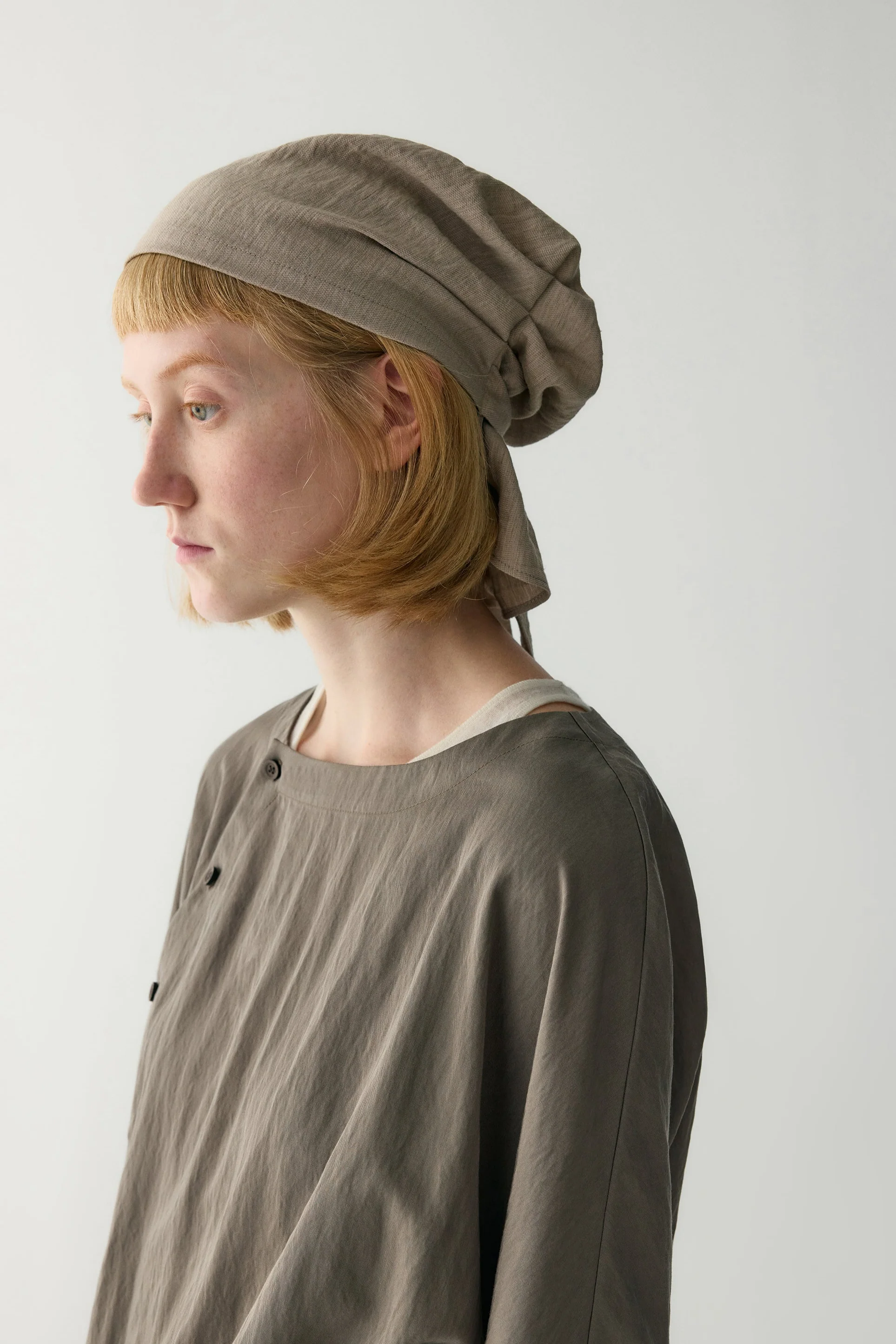 Chinese-inspired knotted Blouse - Image 12