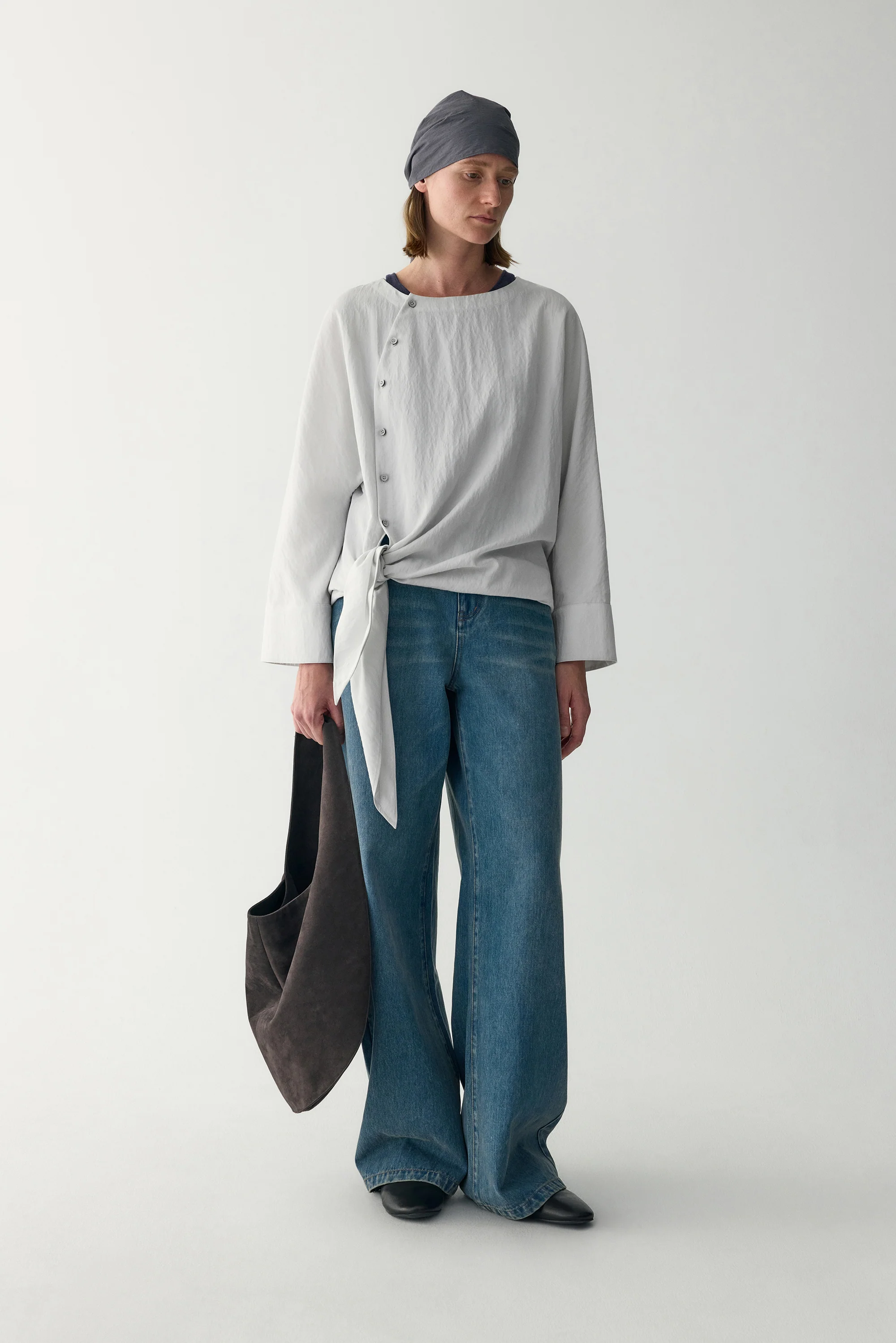 Chinese-inspired knotted Blouse - Image 15