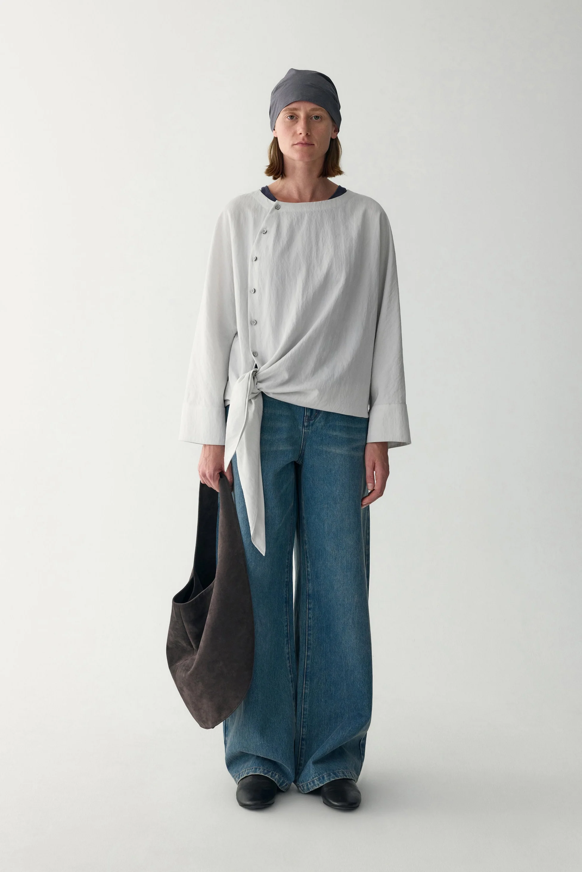 Chinese-inspired knotted Blouse - Image 16