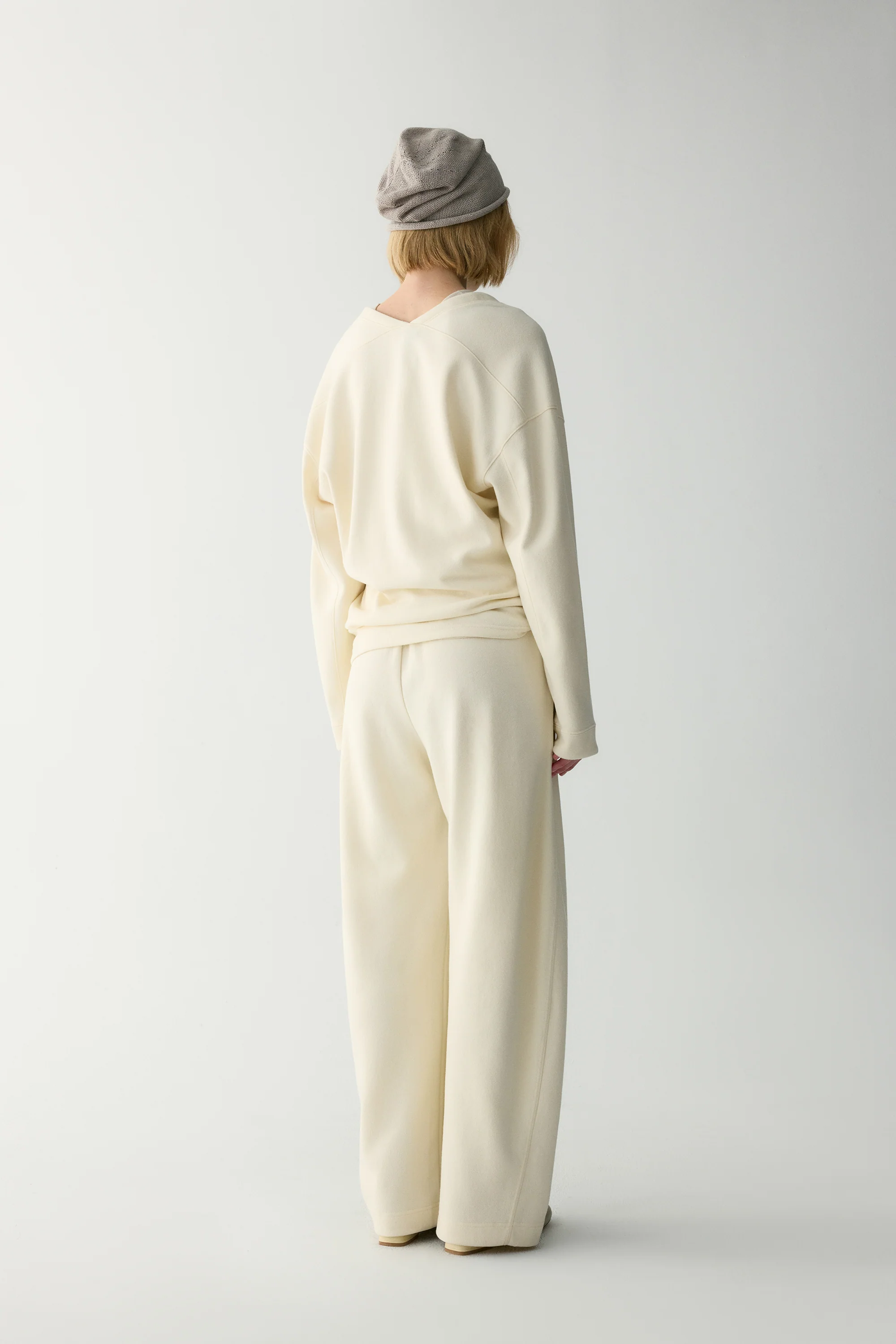 Cotton V-neck Pullover - Image 15