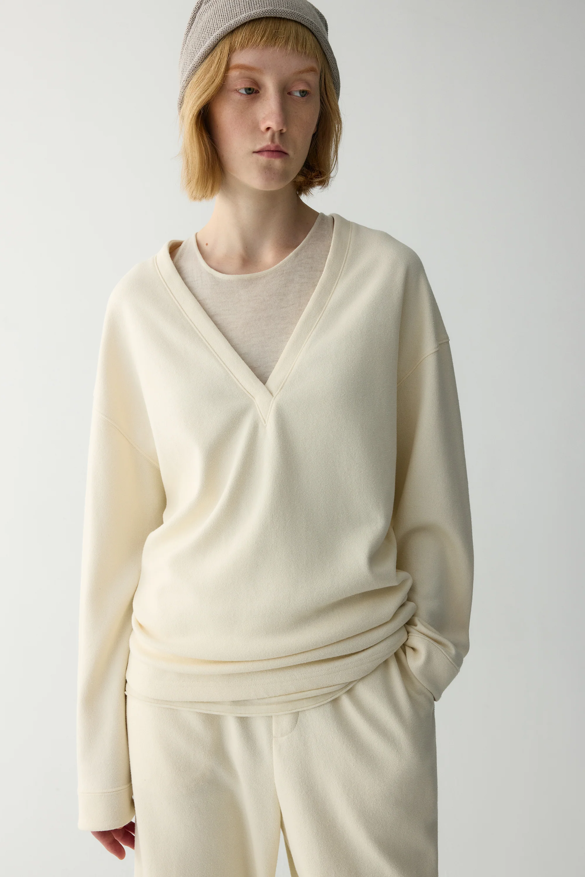 Cotton V-neck Pullover - Image 17