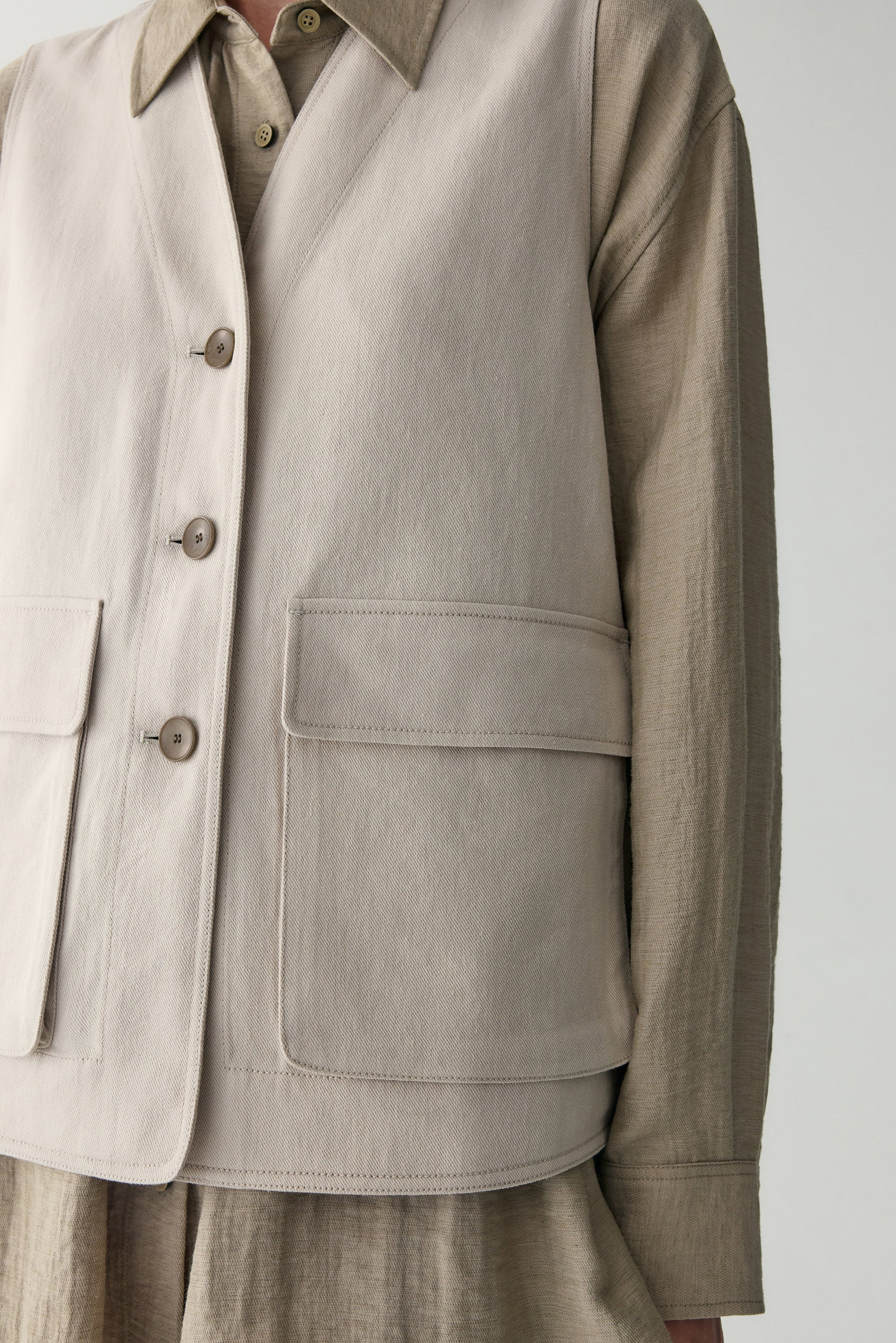 Linen V-neck Utility Vest - Image 11
