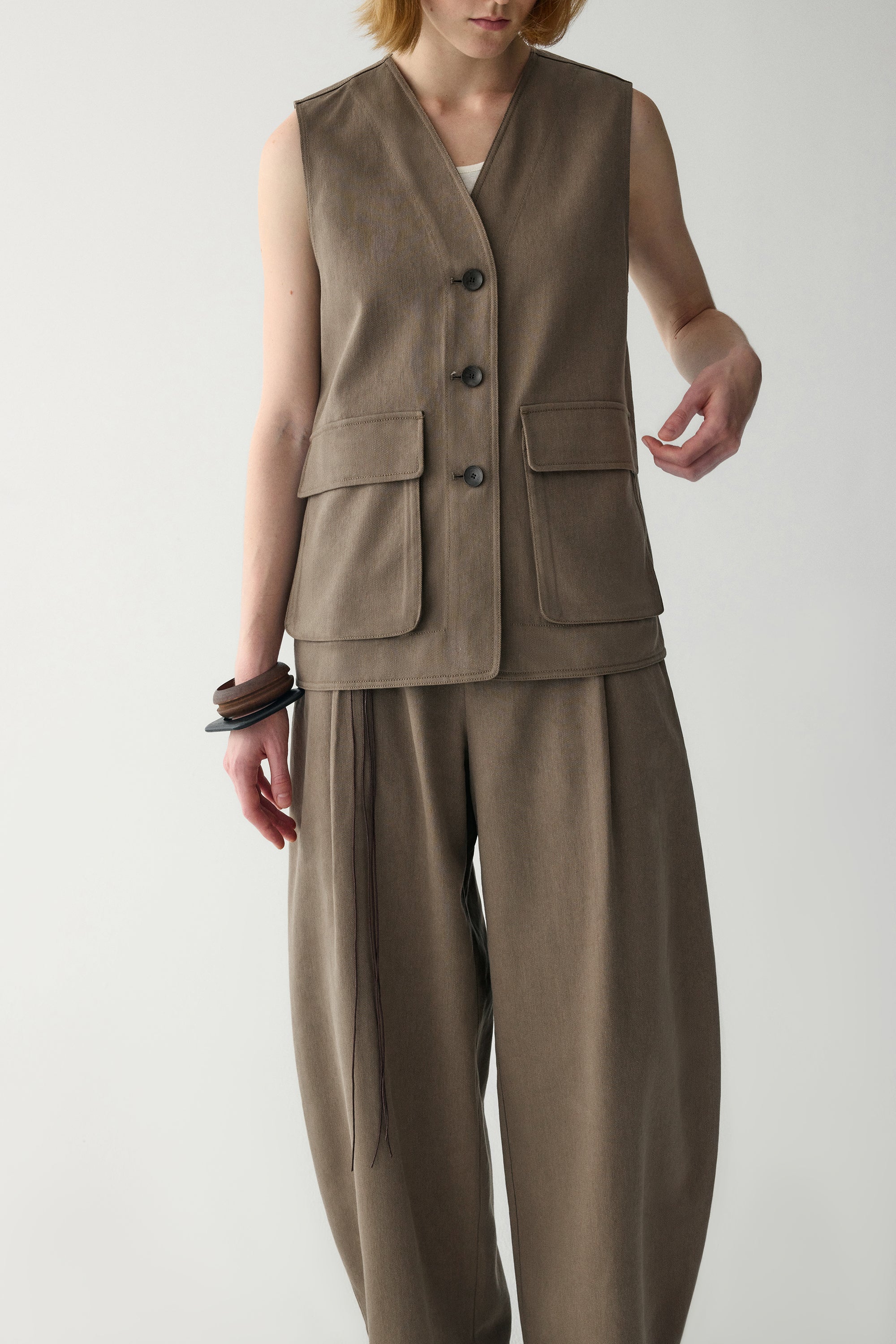 Linen V-neck Utility Vest - Image 21