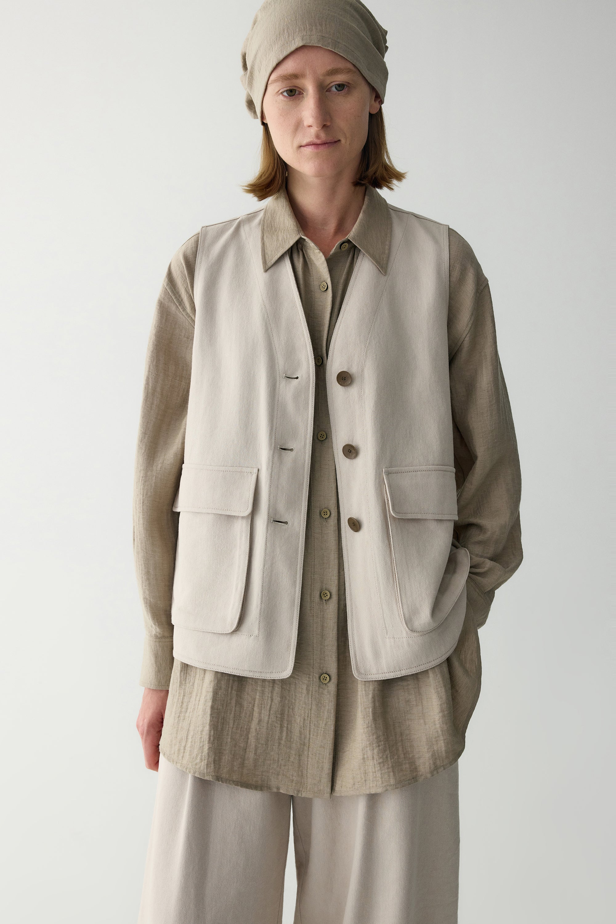 Linen V-neck Utility Vest - Image 6