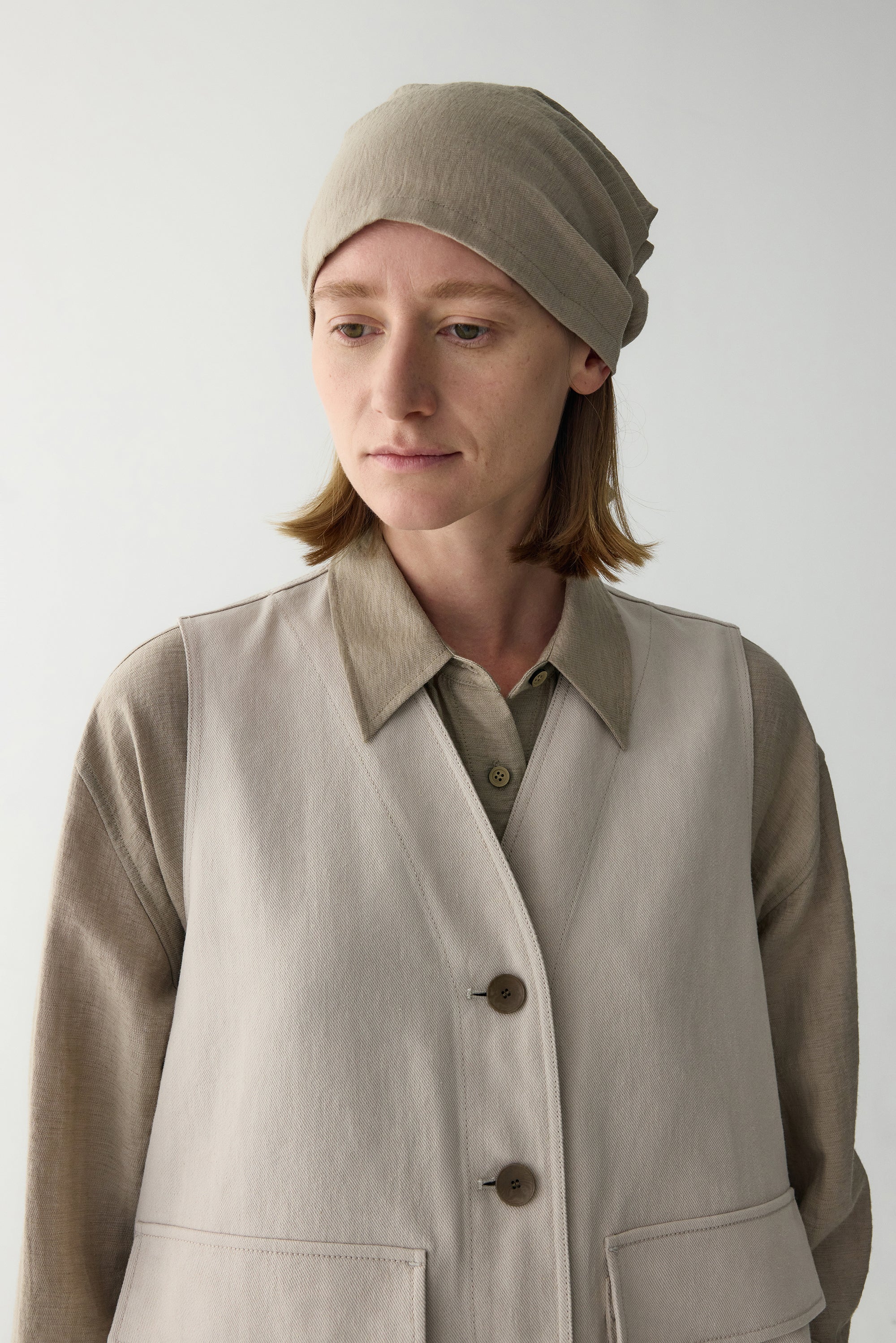 Linen V-neck Utility Vest - Image 8