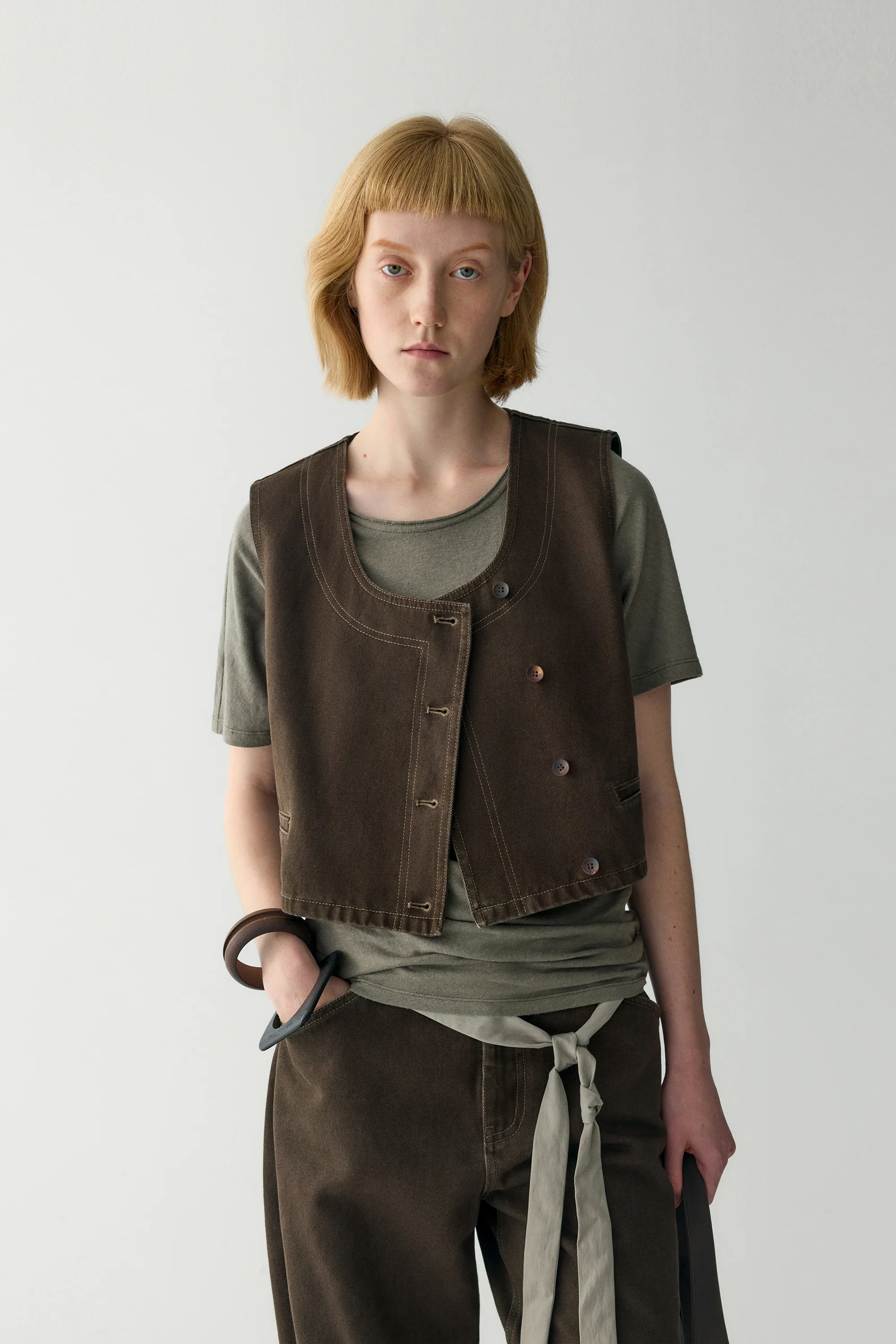 U-neck Denim Vest - Image 18