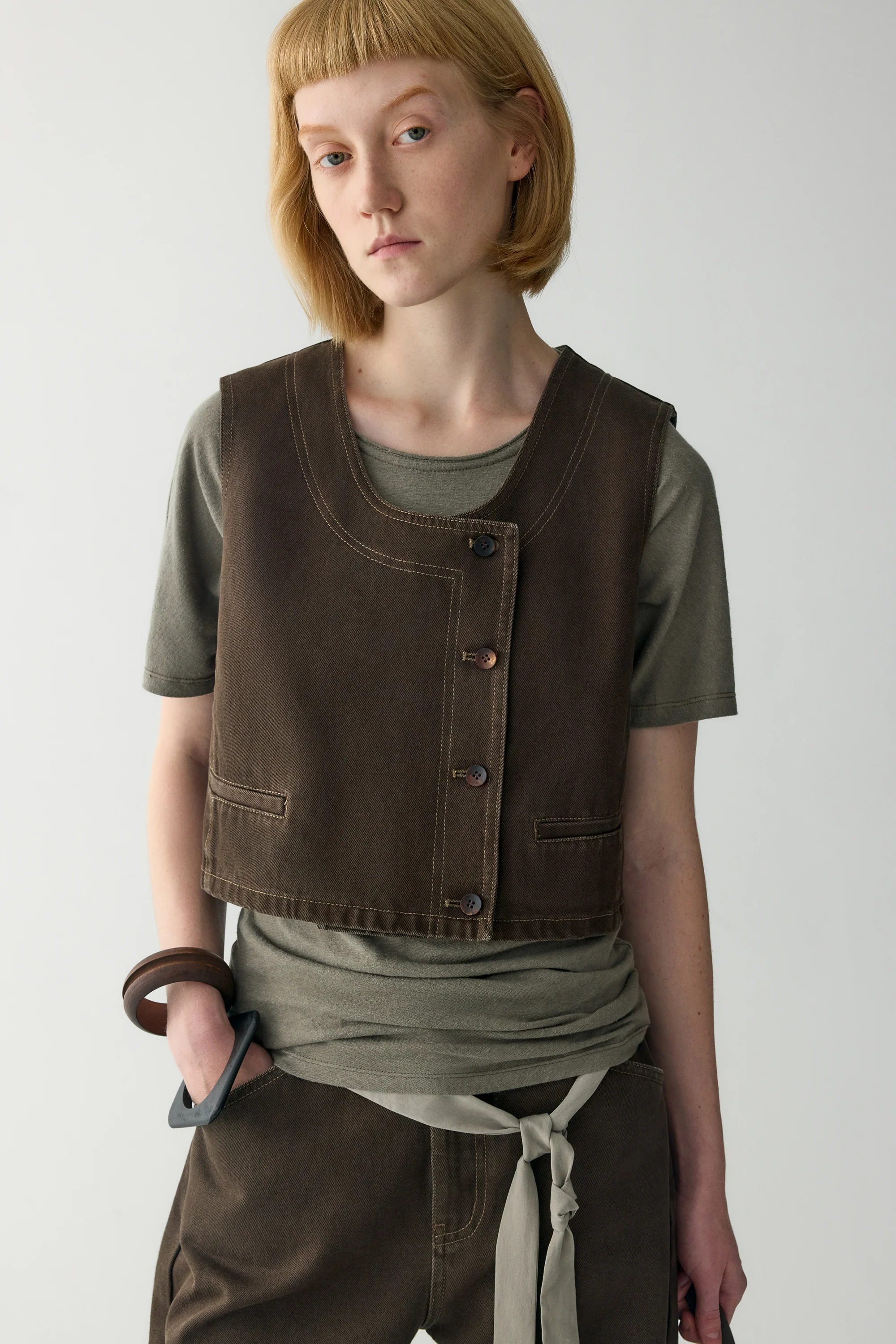 U-neck Denim Vest - Image 20