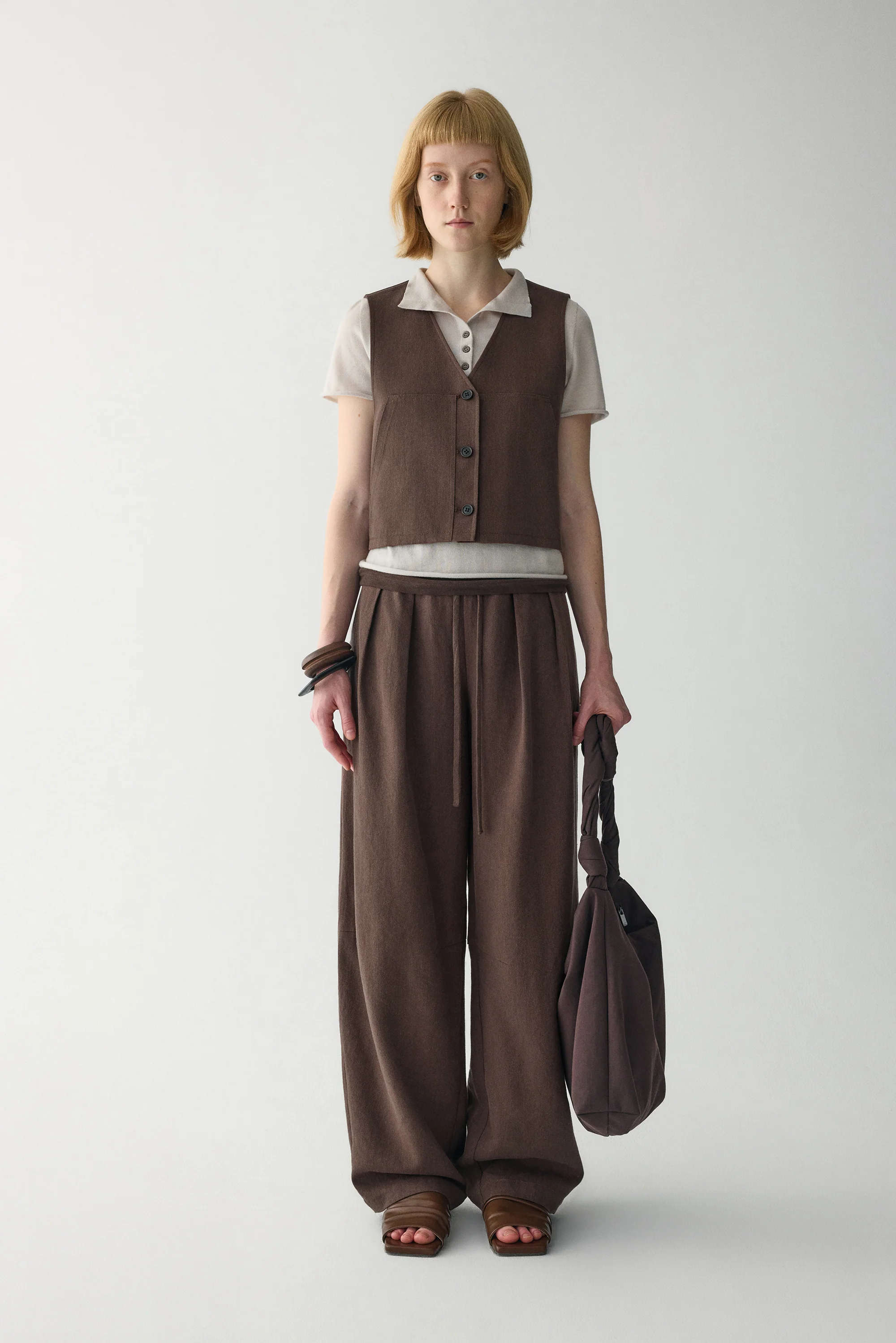 Linen Cropped Vest - Image 12