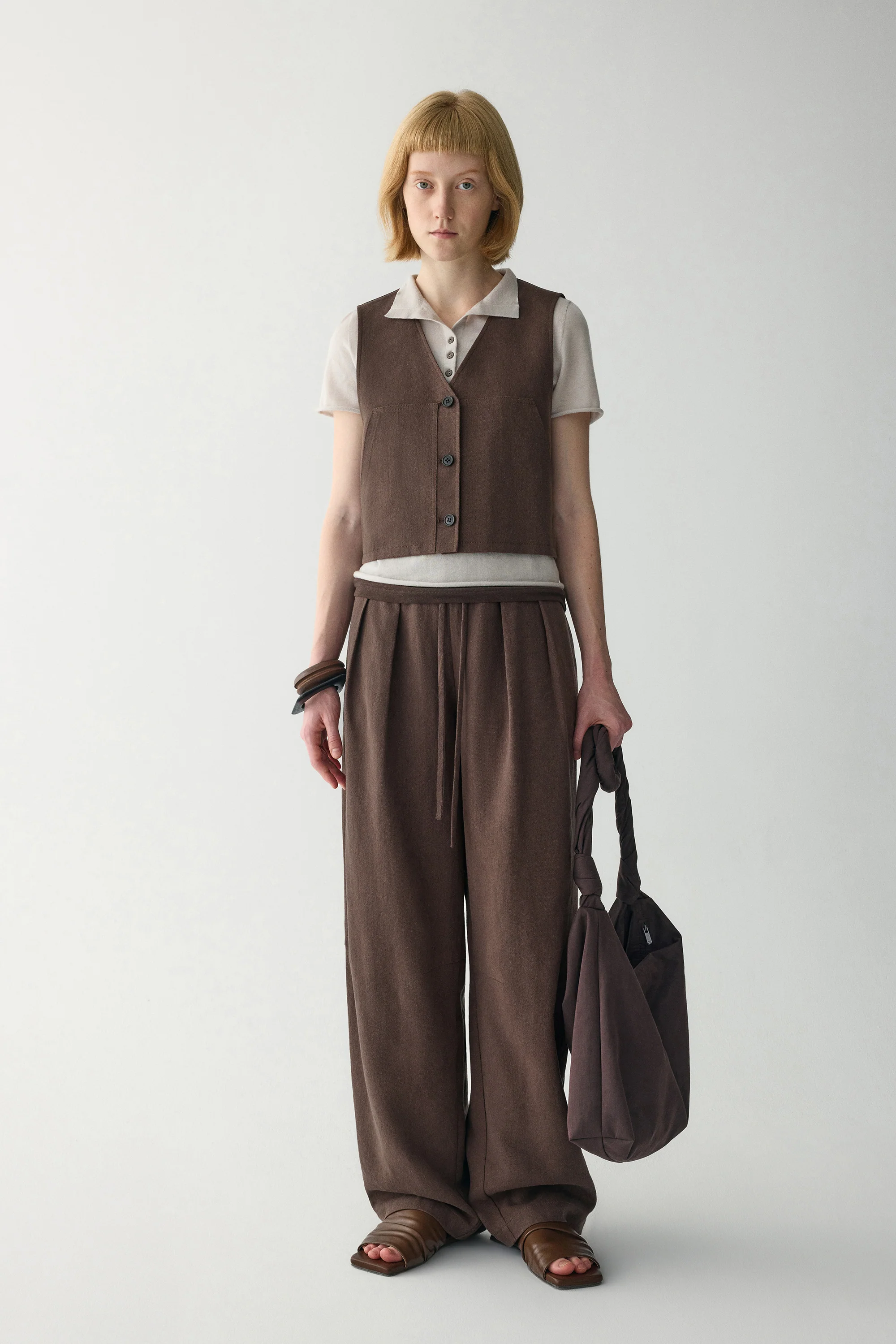 Linen Cropped Vest - Image 13
