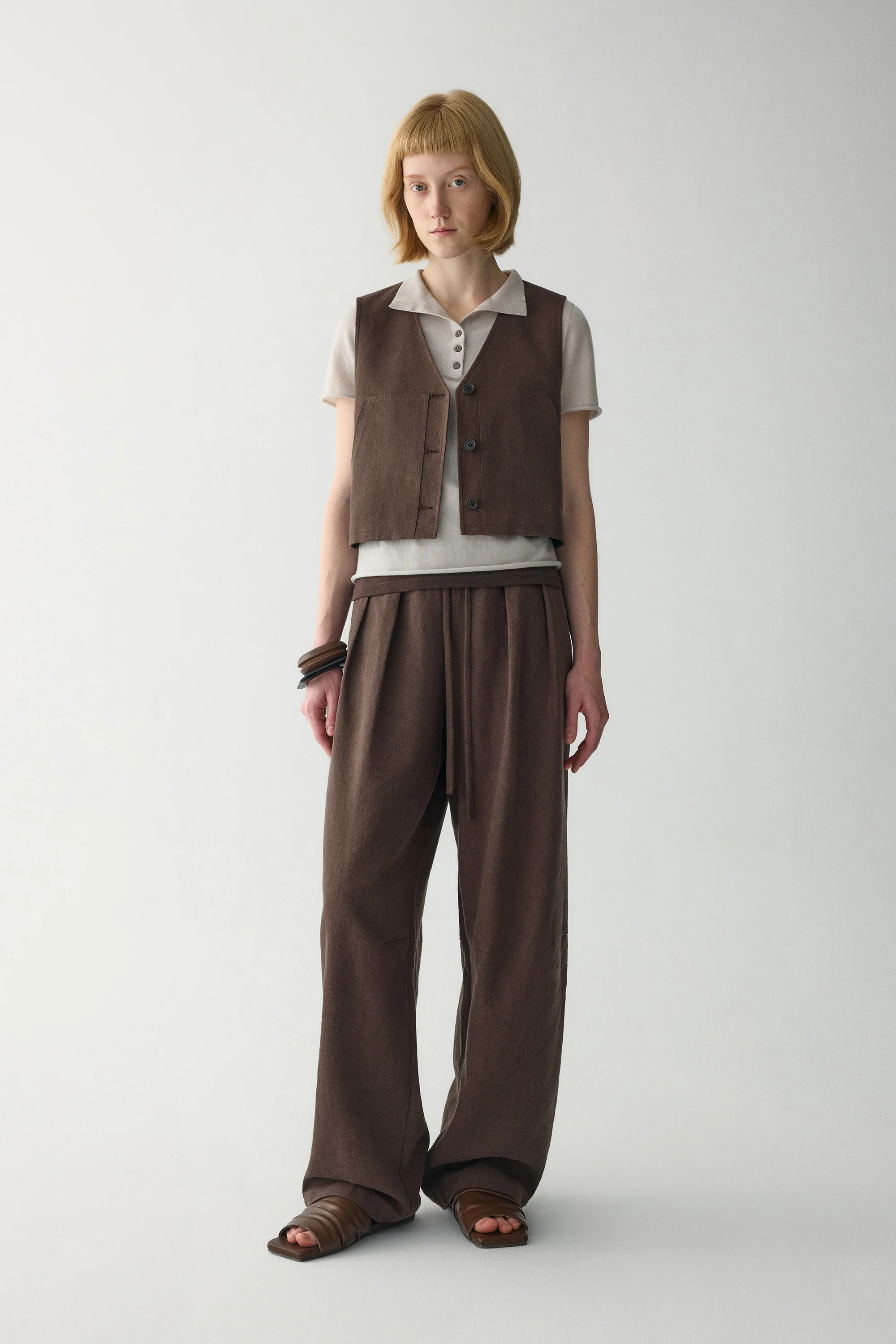 Linen Cropped Vest - Image 15