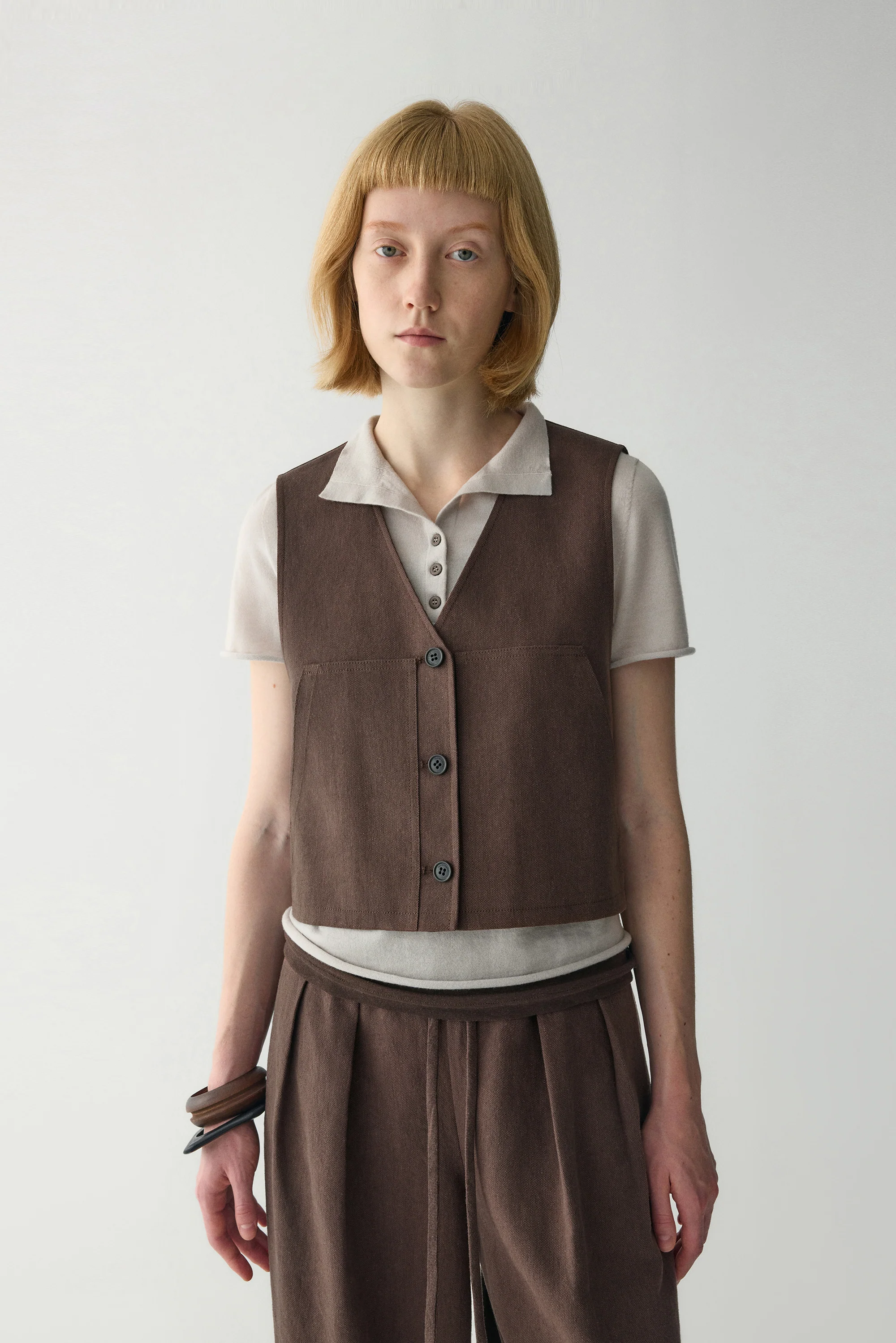 Linen Cropped Vest - Image 16