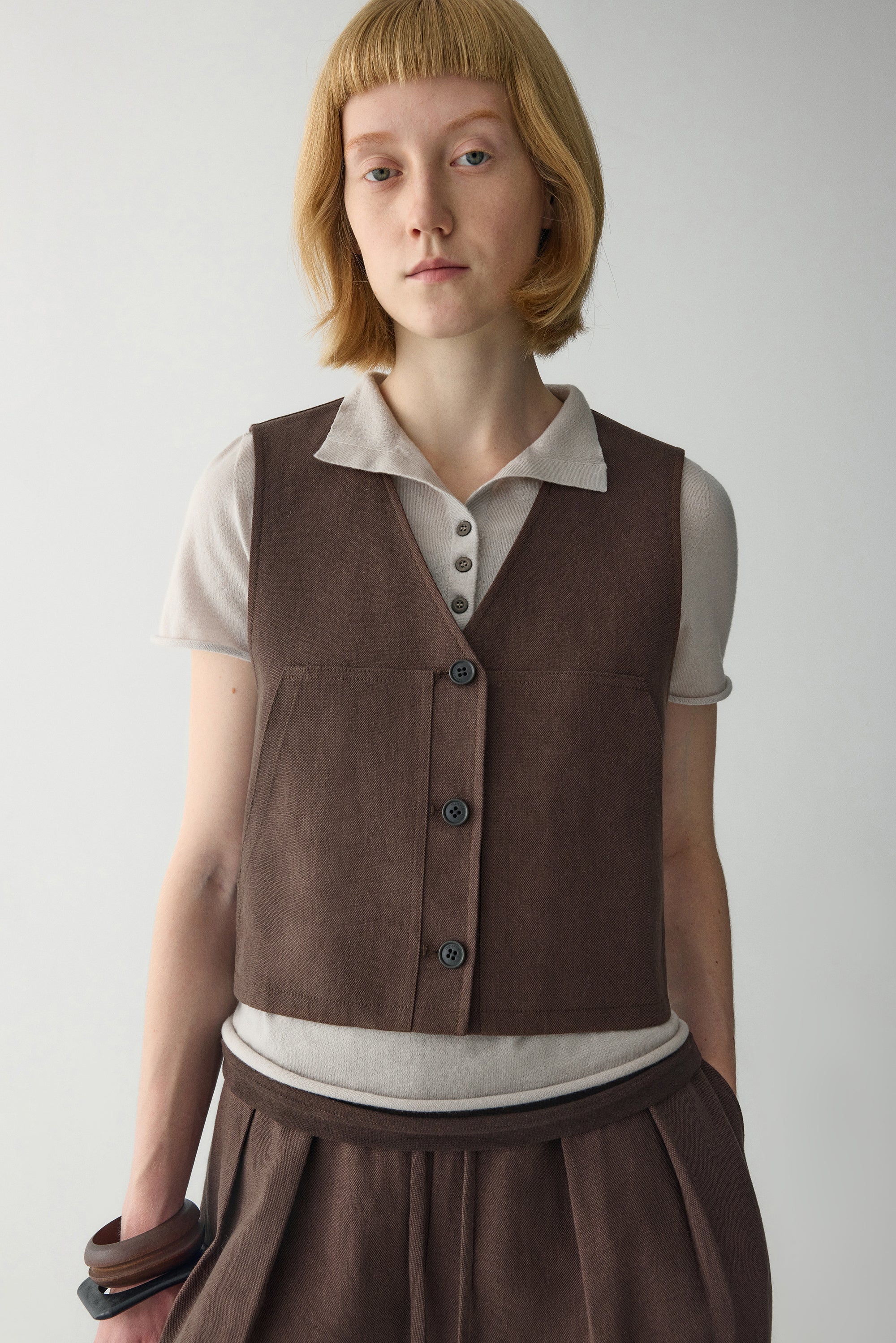 Linen Cropped Vest - Image 18