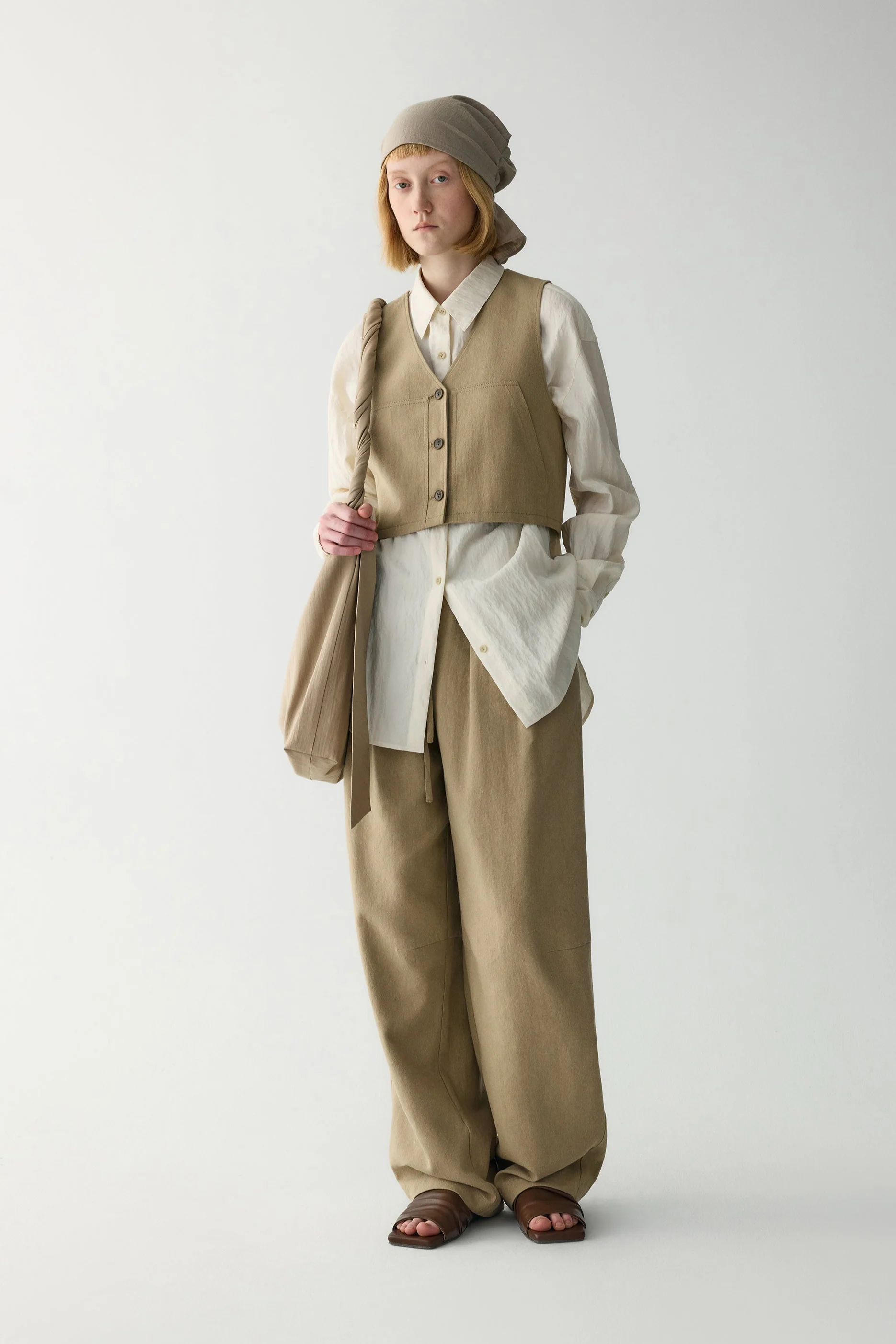 Linen Cropped Vest - Image 3