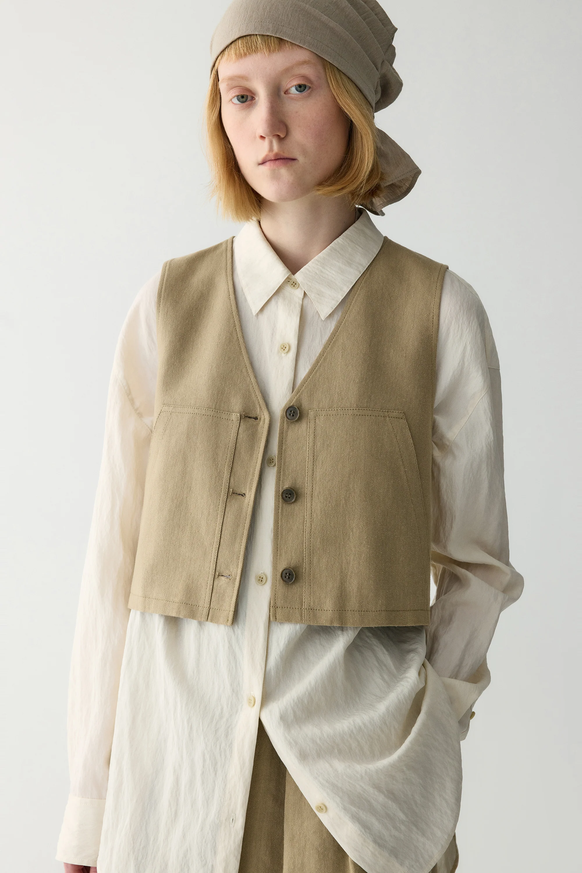 Linen Cropped Vest - Image 5