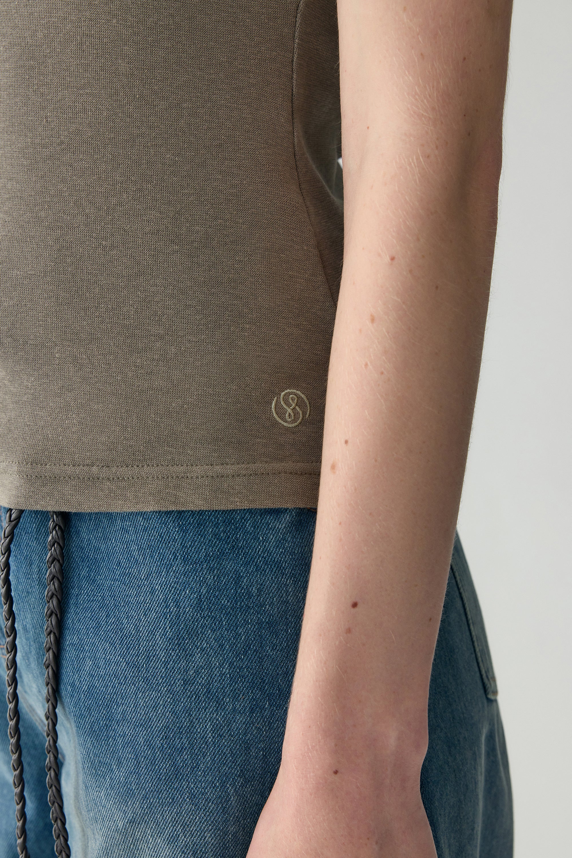 Ribbed Tank Top - Image 15