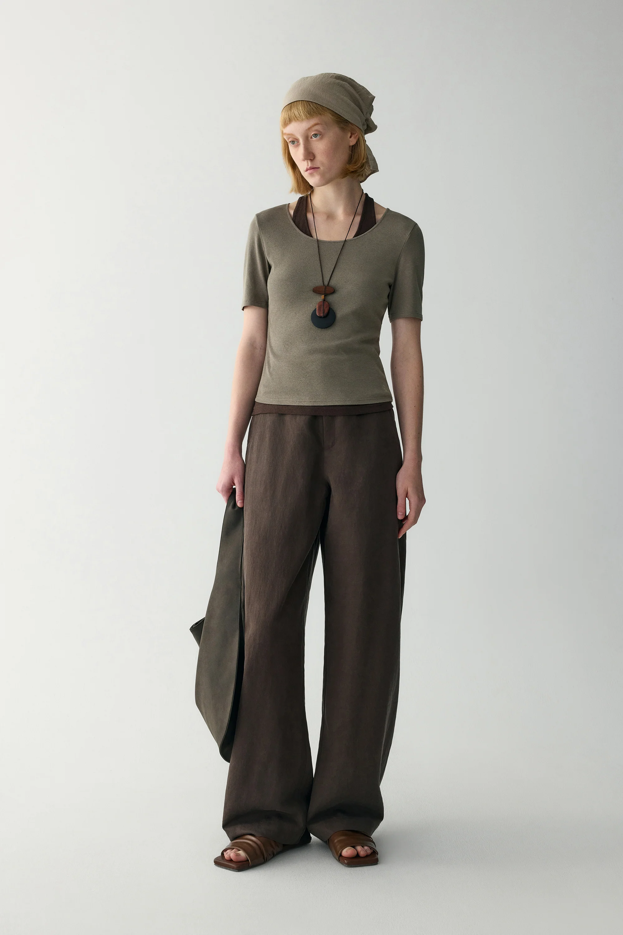 Wide-Leg Curved Pants - Image 11