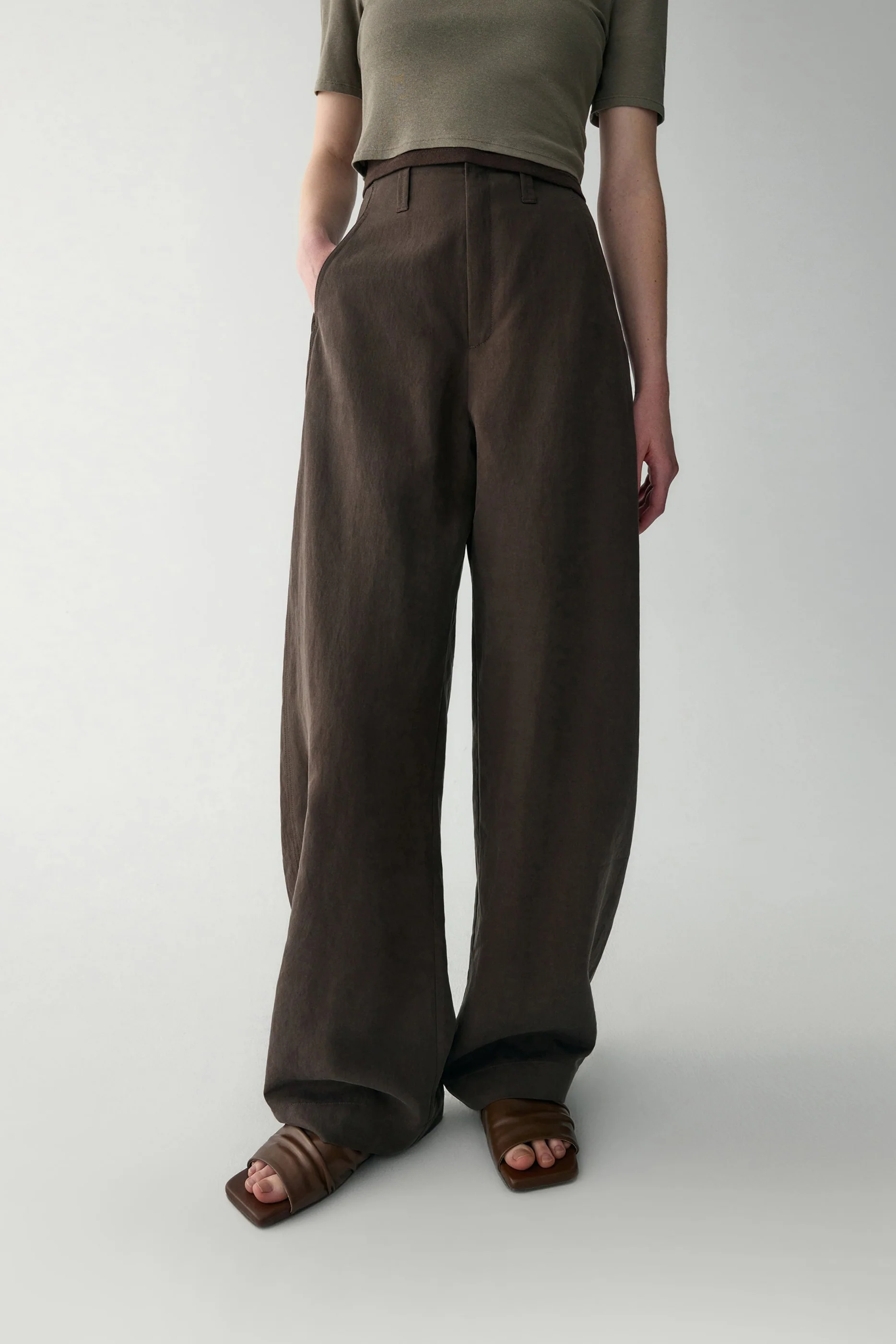 Wide-Leg Curved Pants - Image 15