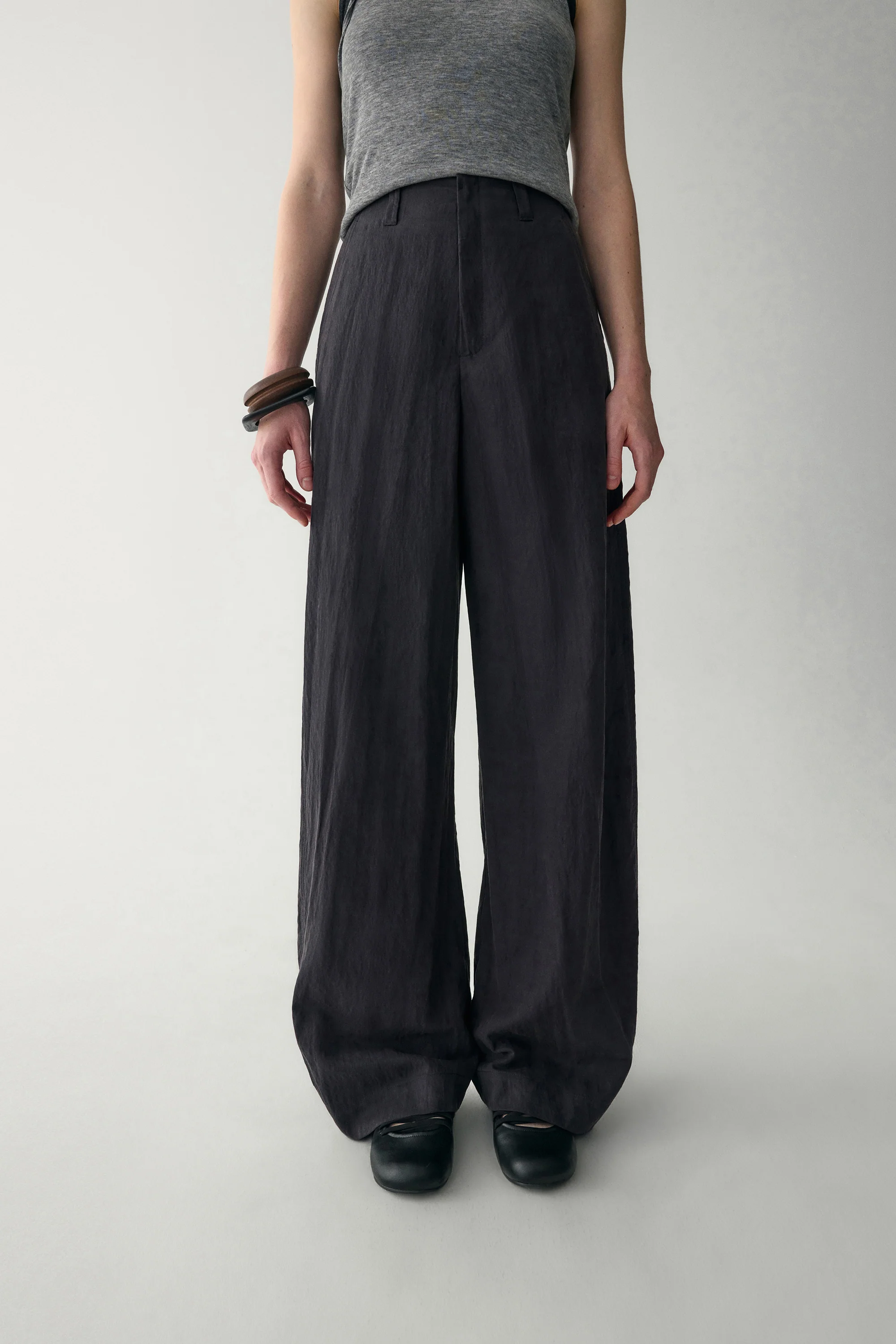 Wide-Leg Curved Pants - Image 19