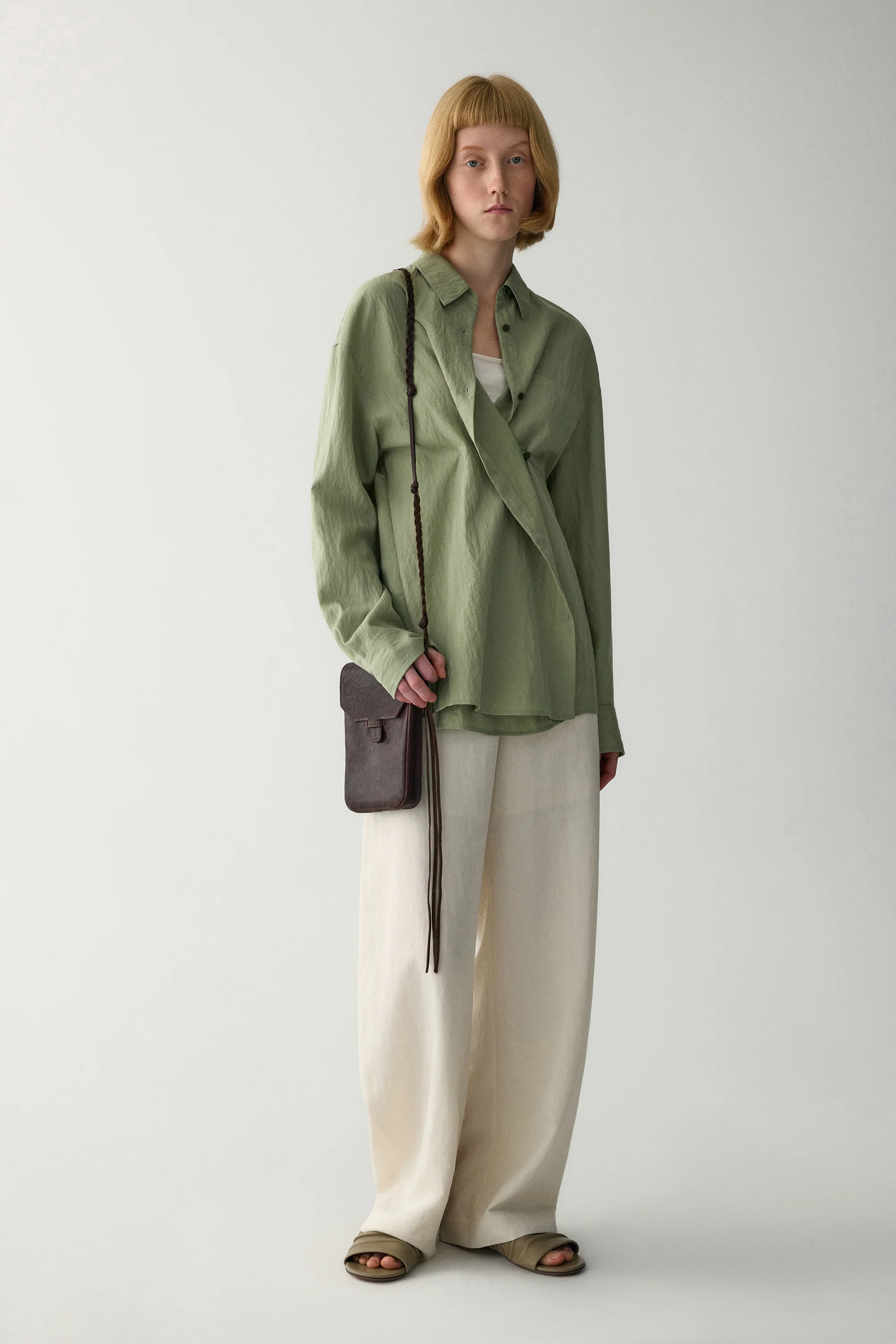 Wide-Leg Curved Pants - Image 3