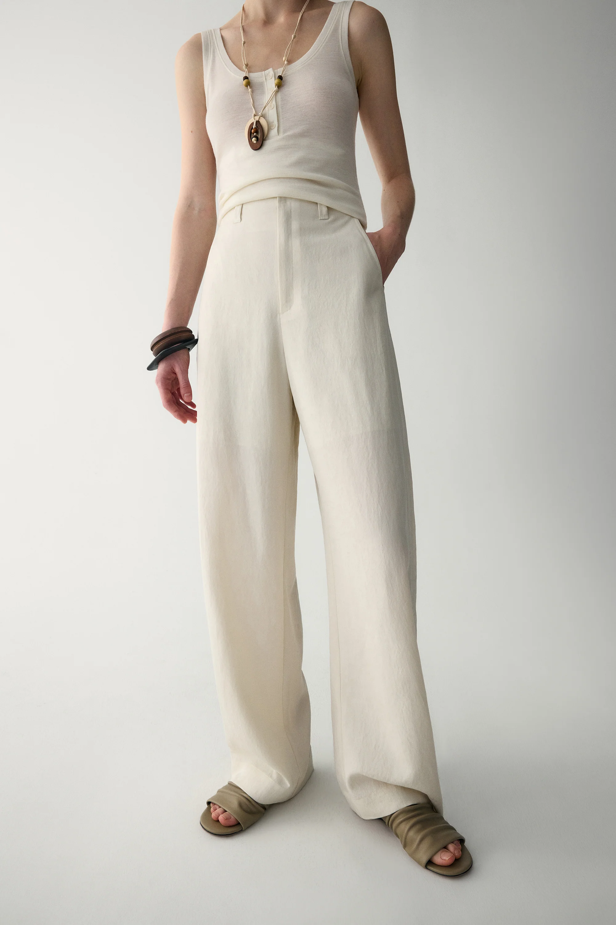 Wide-Leg Curved Pants - Image 4