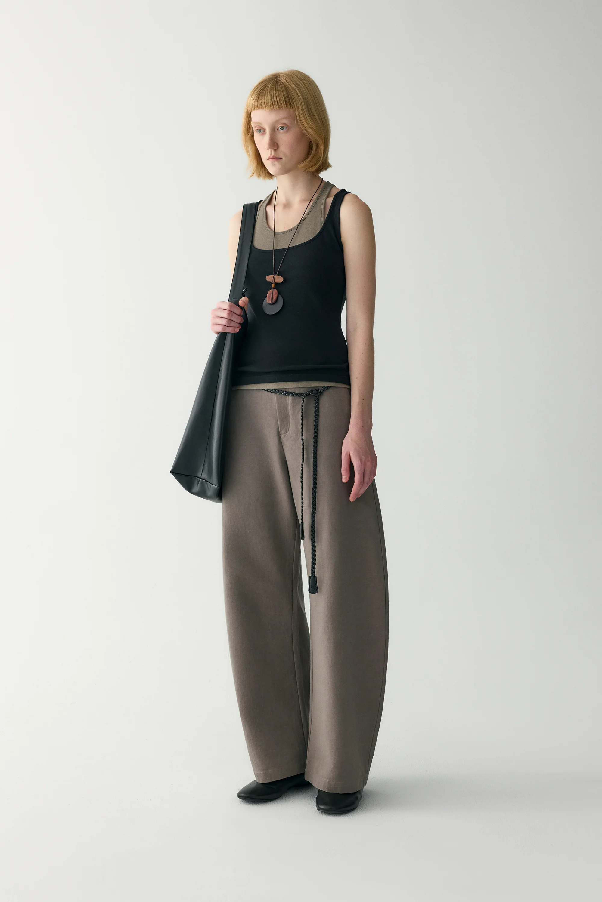 Linen Off-duty Barrel Trousers - Image 16