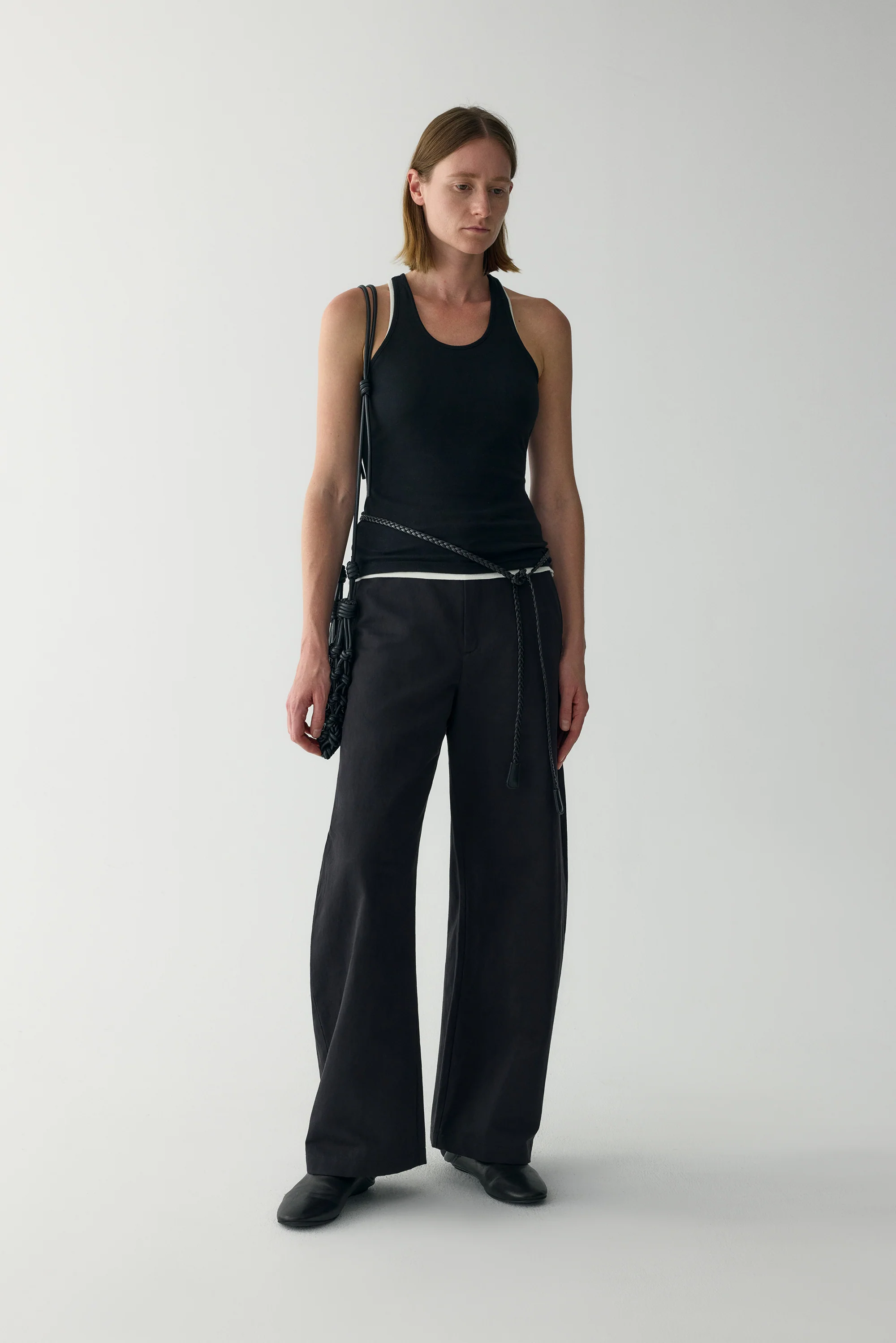 Linen Off-duty Barrel Trousers - Image 20