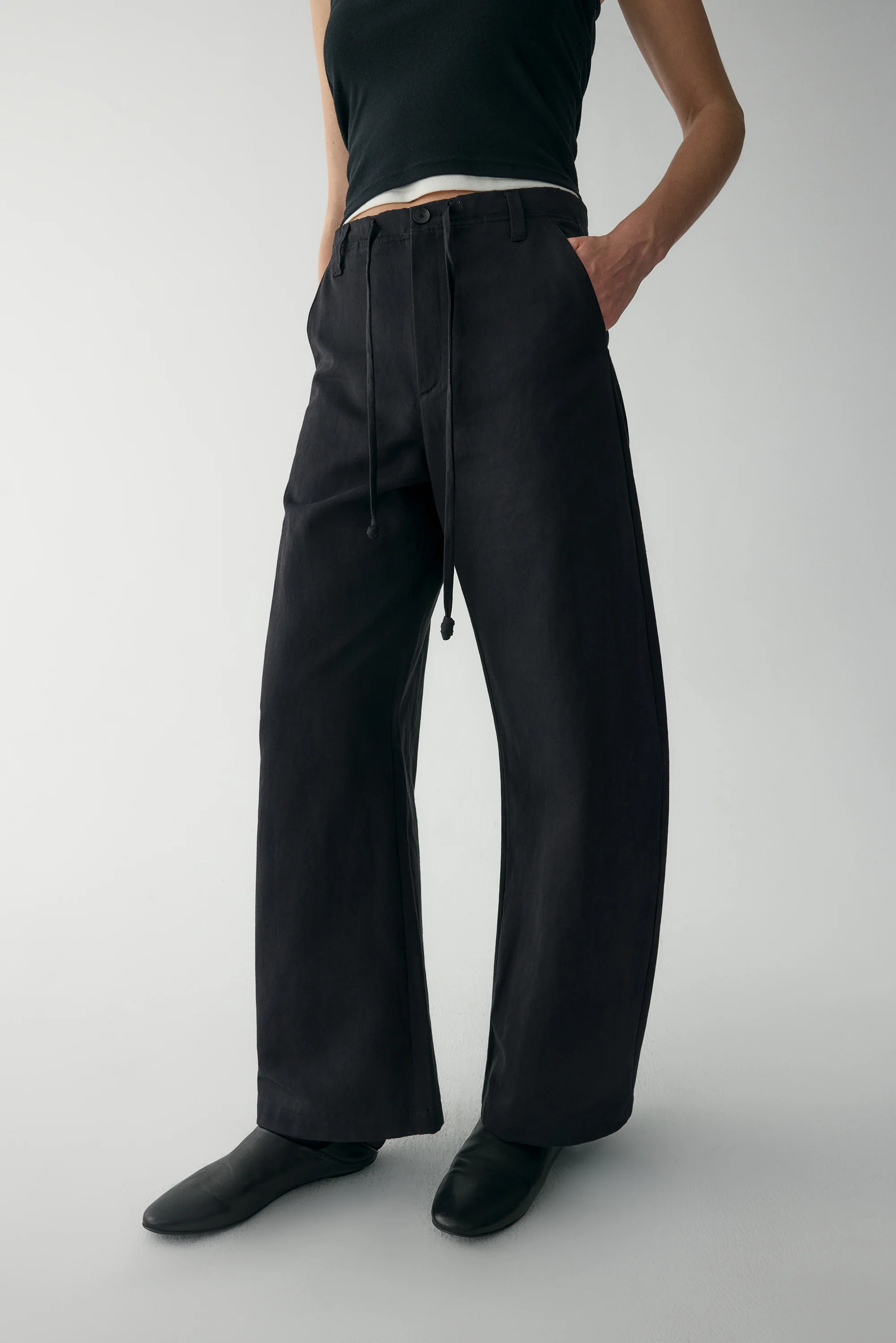 Linen Off-duty Barrel Trousers - Image 23