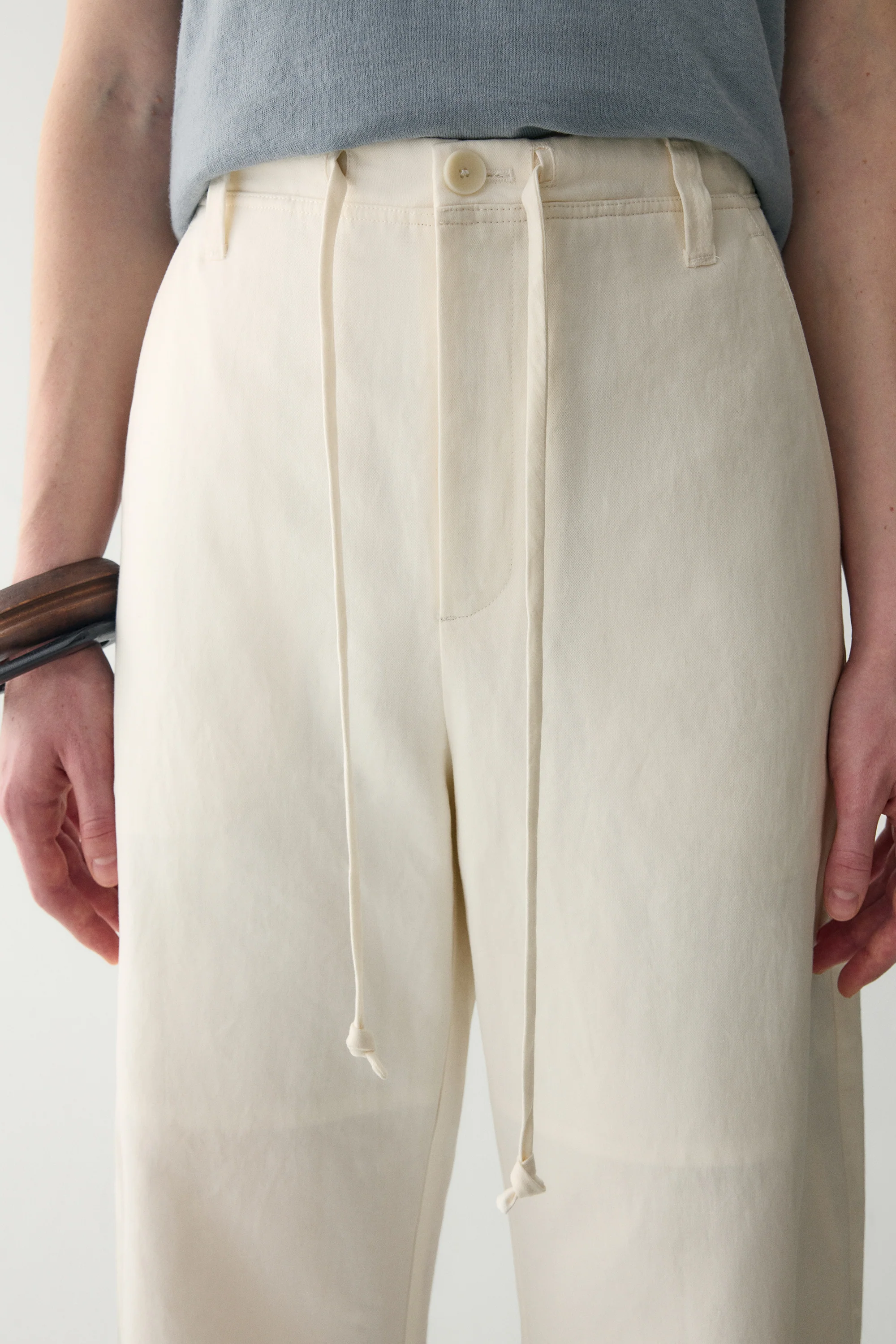 Linen Off-duty Barrel Trousers - Image 8
