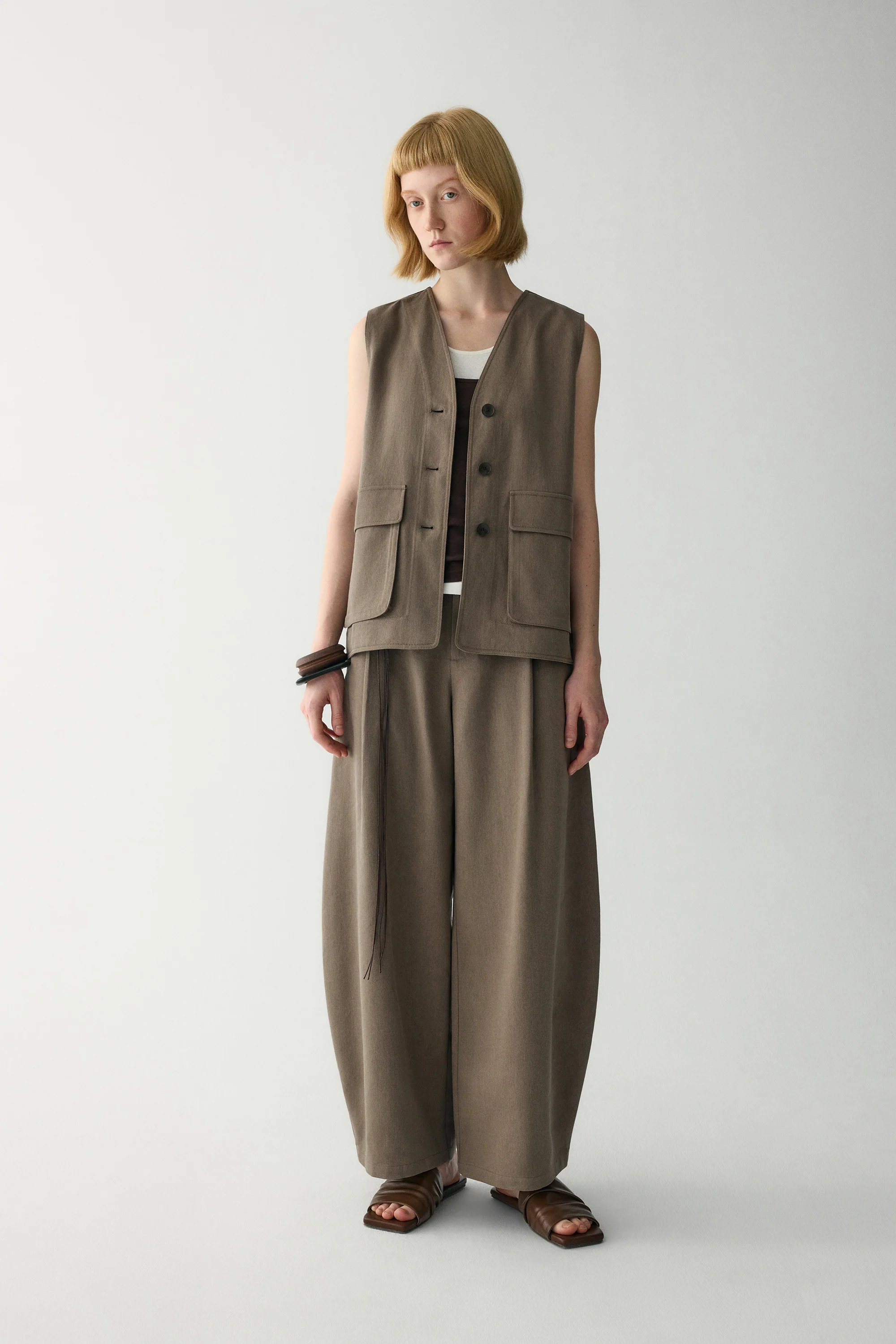 Linen Wide-leg Barrel Pants - Image 3