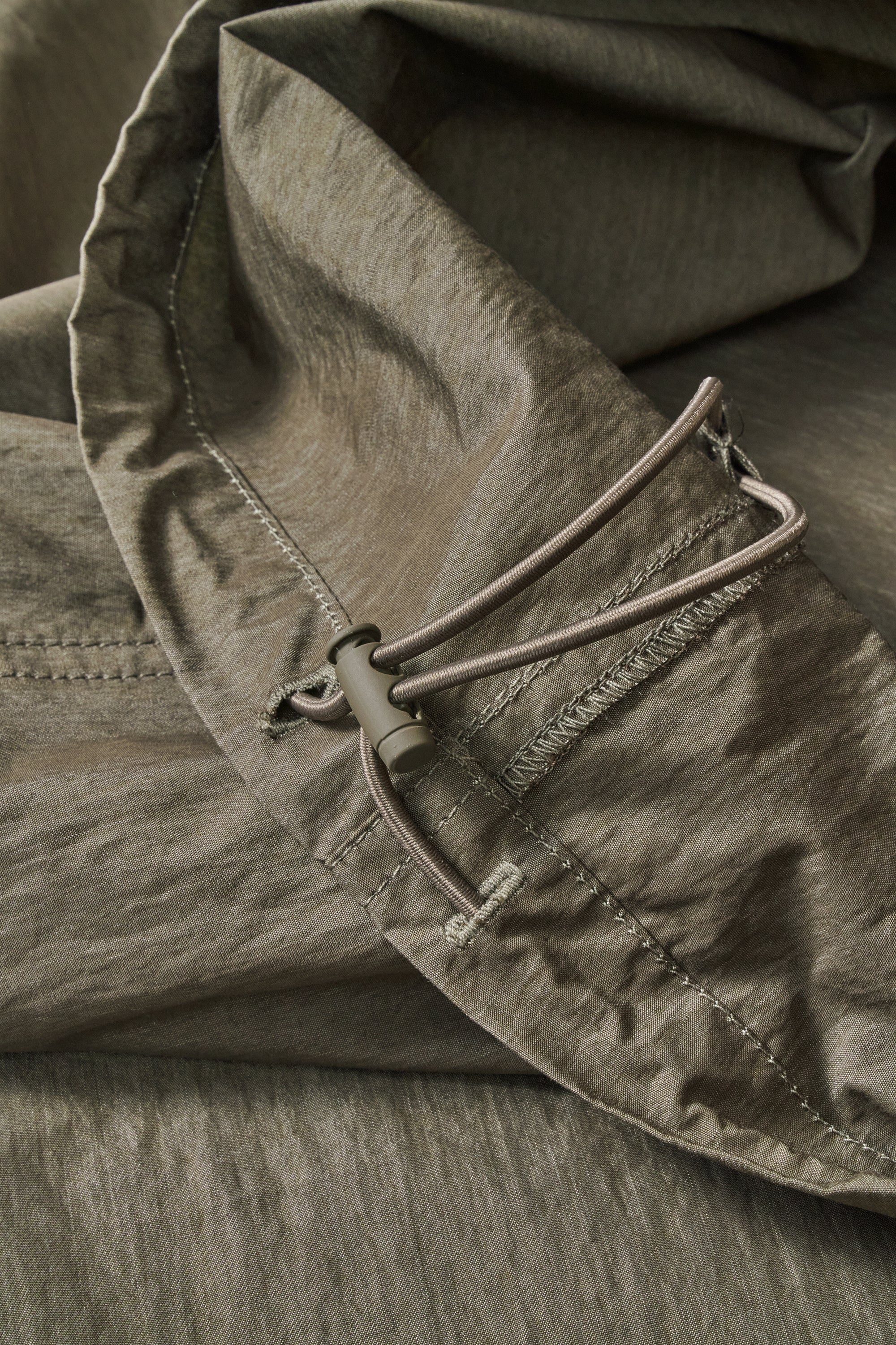 Off-Duty Curved Pants - Image 13
