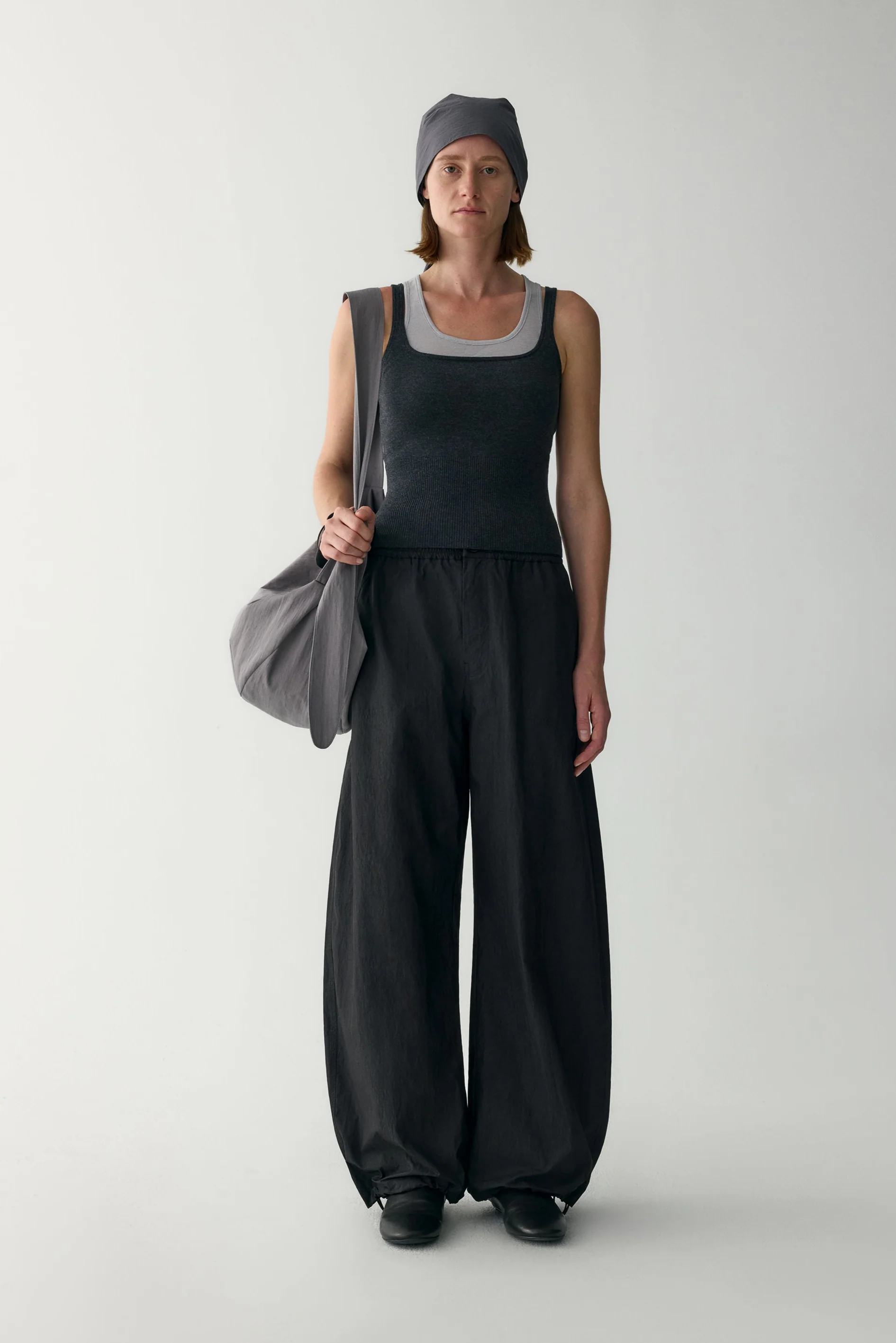 Off-Duty Curved Pants - Image 14