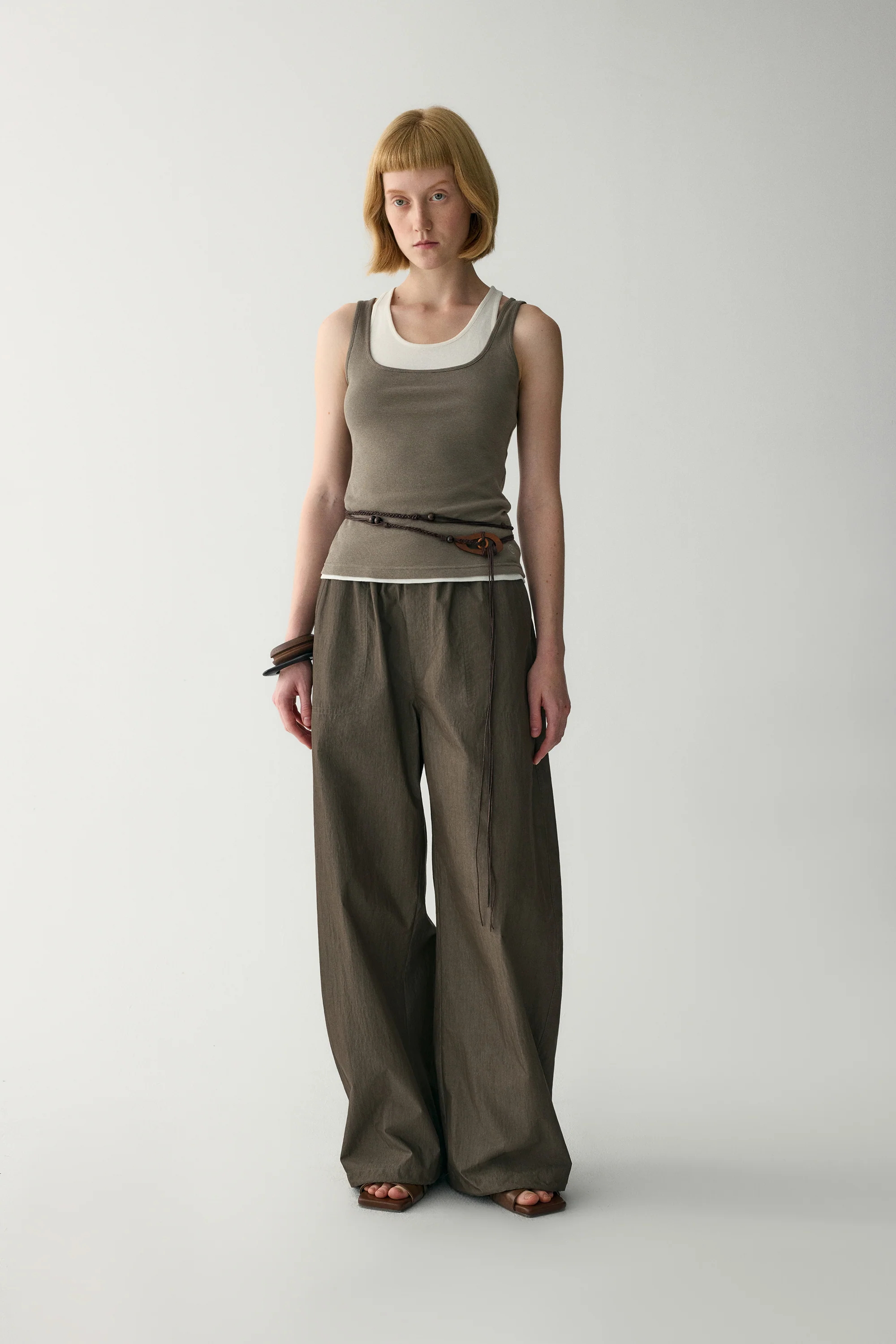 Off-Duty Curved Pants - Image 3