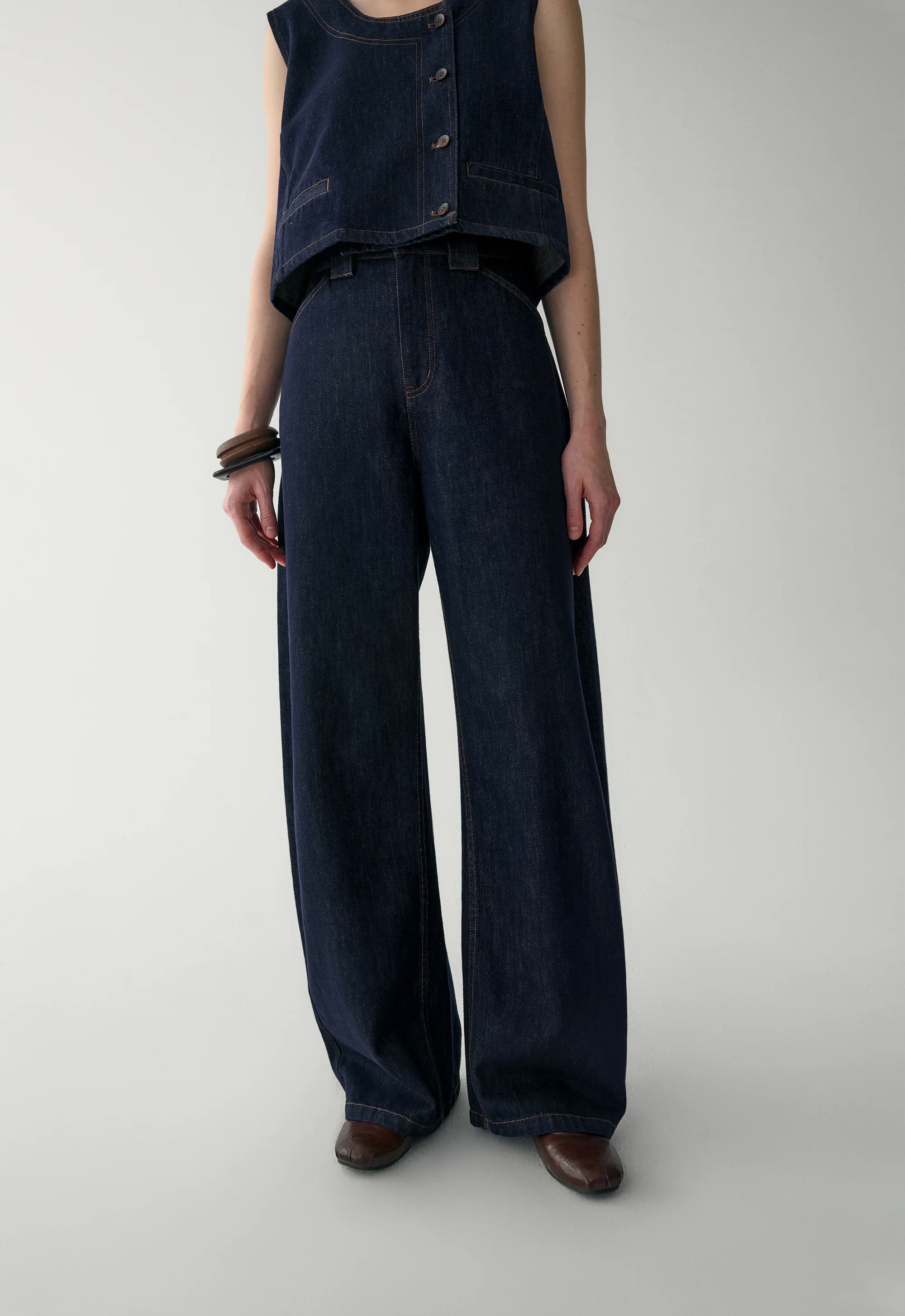 Curved Jeans - Image 12