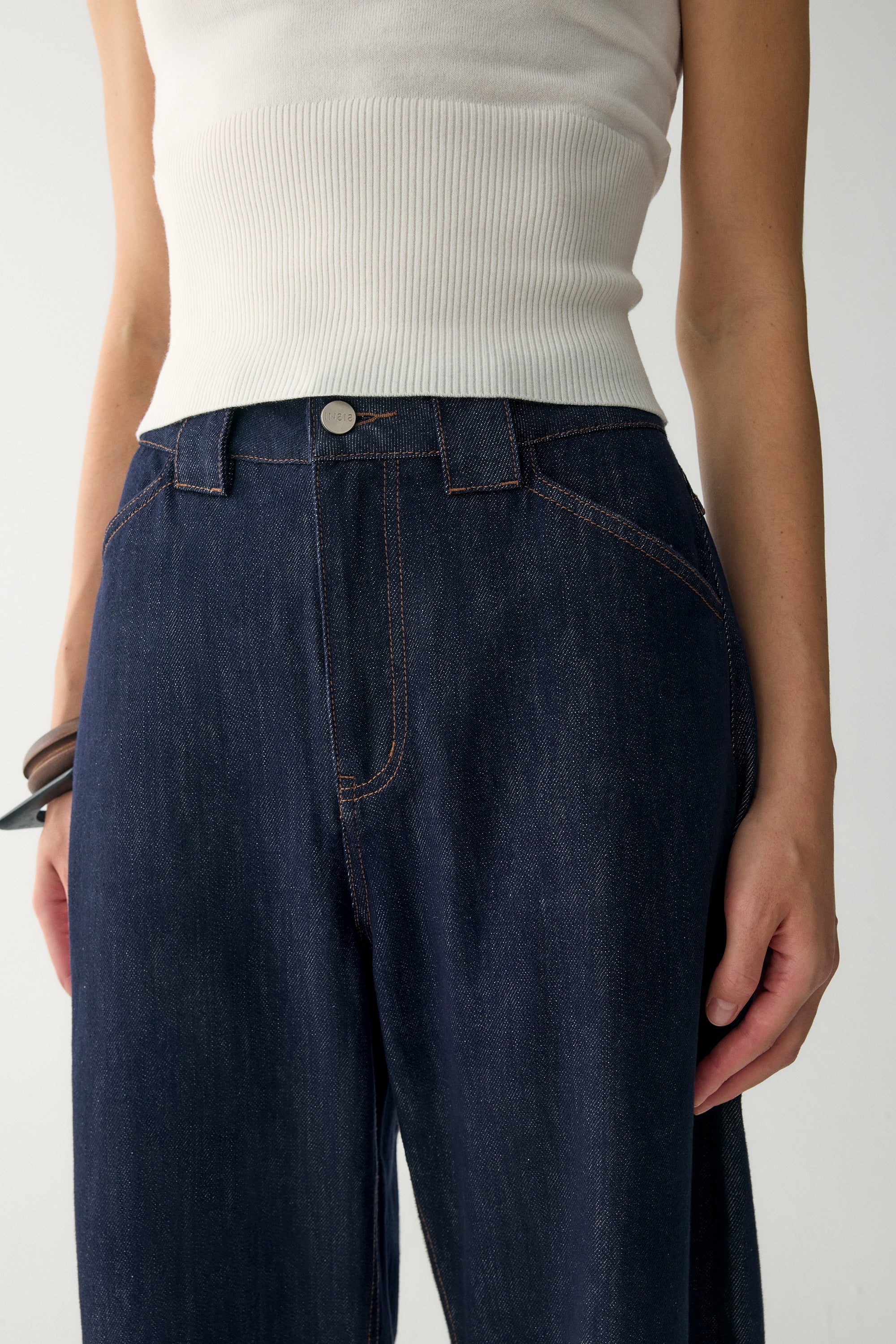 Curved Jeans - Image 15