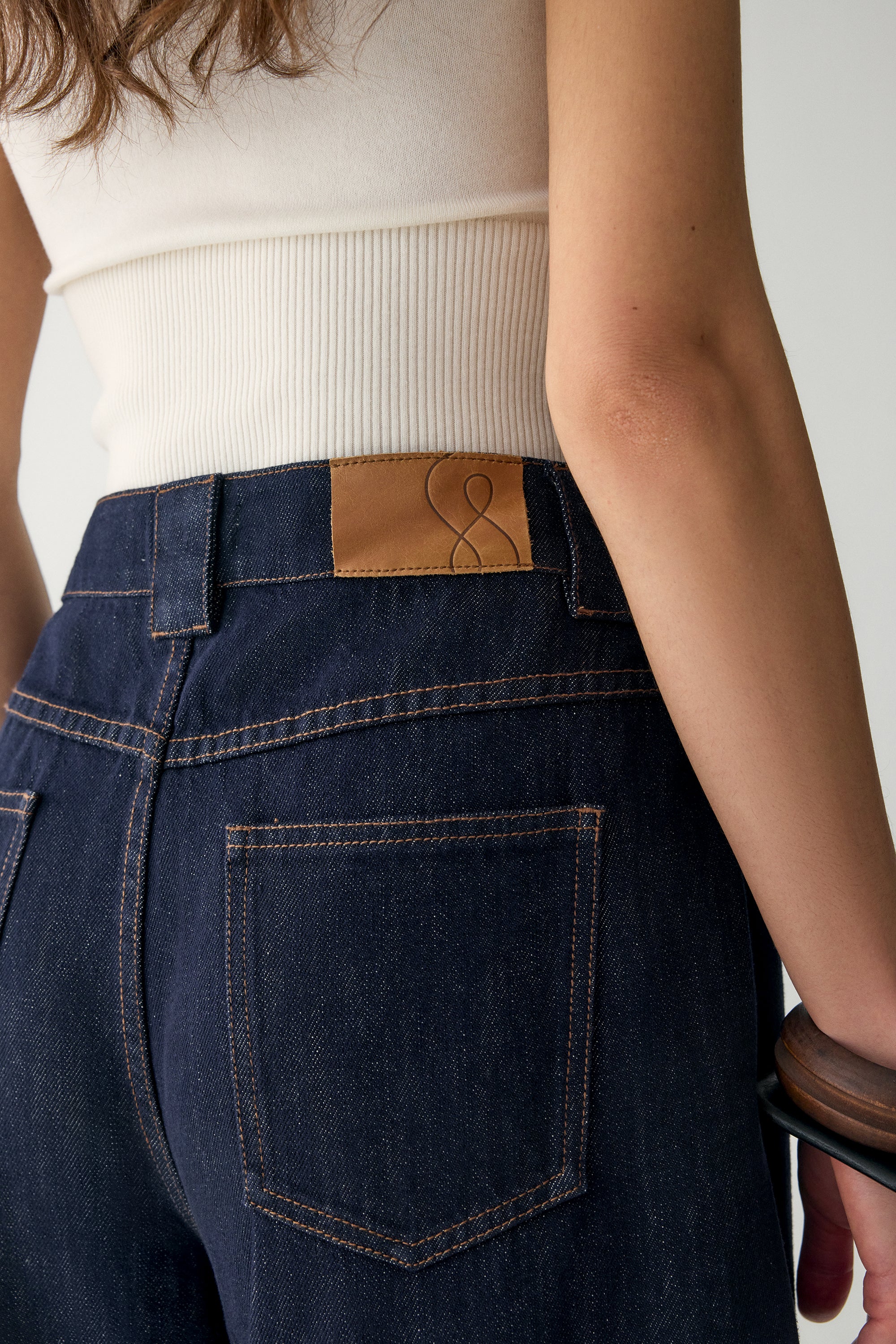 Curved Jeans - Image 17