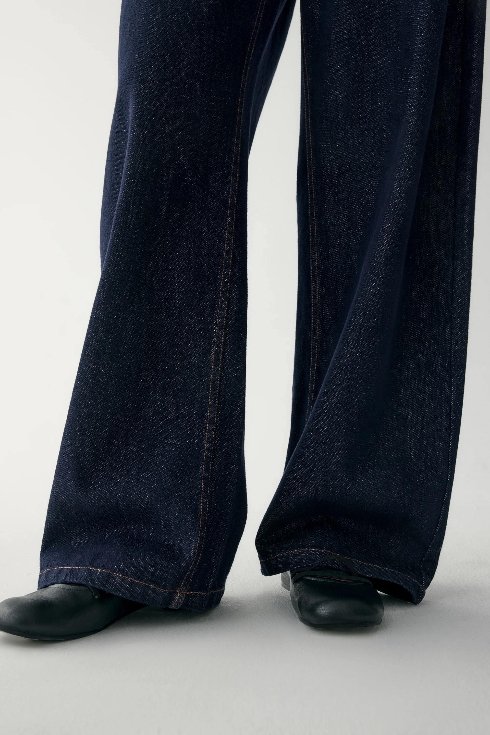 Curved Jeans - Image 18