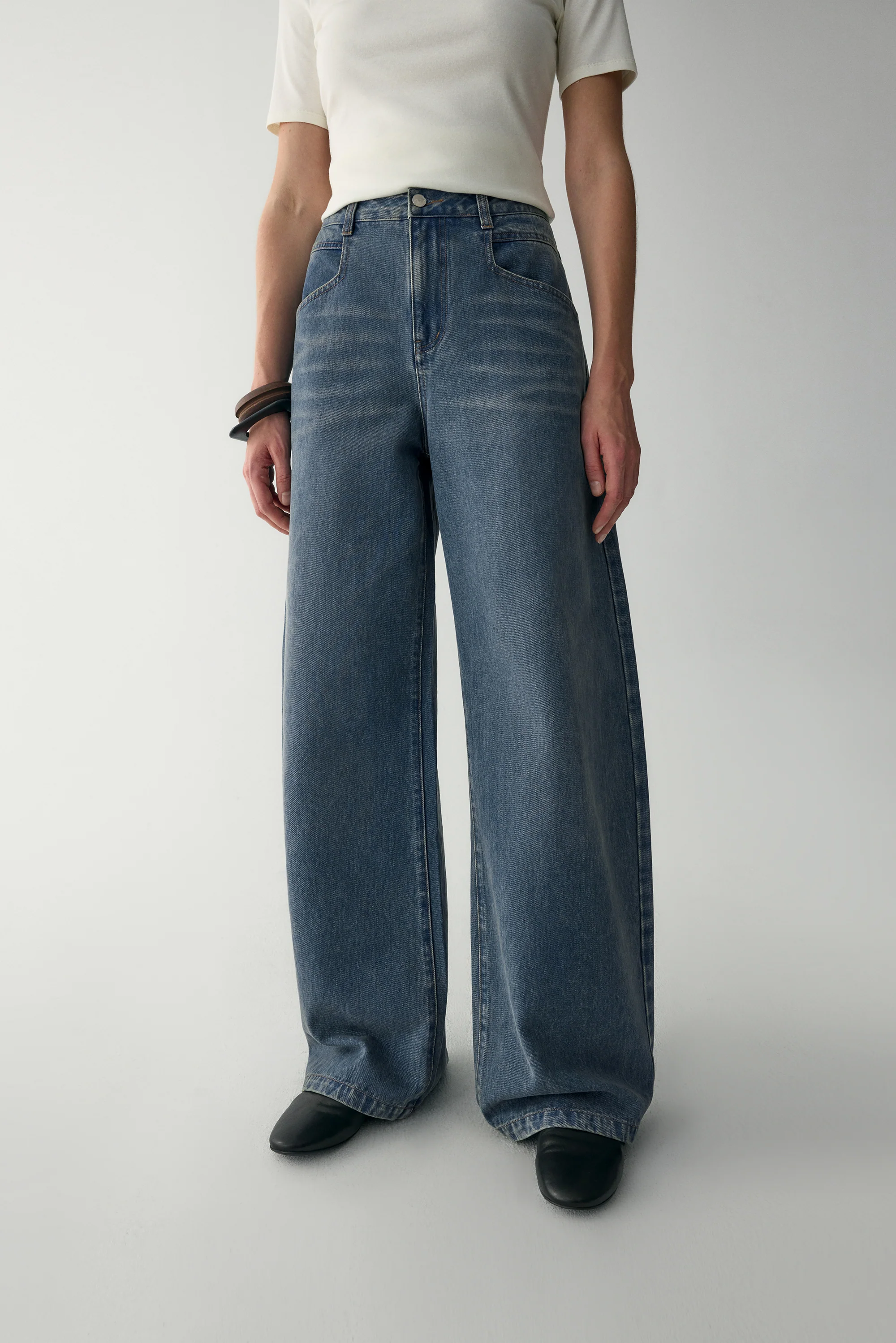 Washed Retro Curved Jeans - Image 17