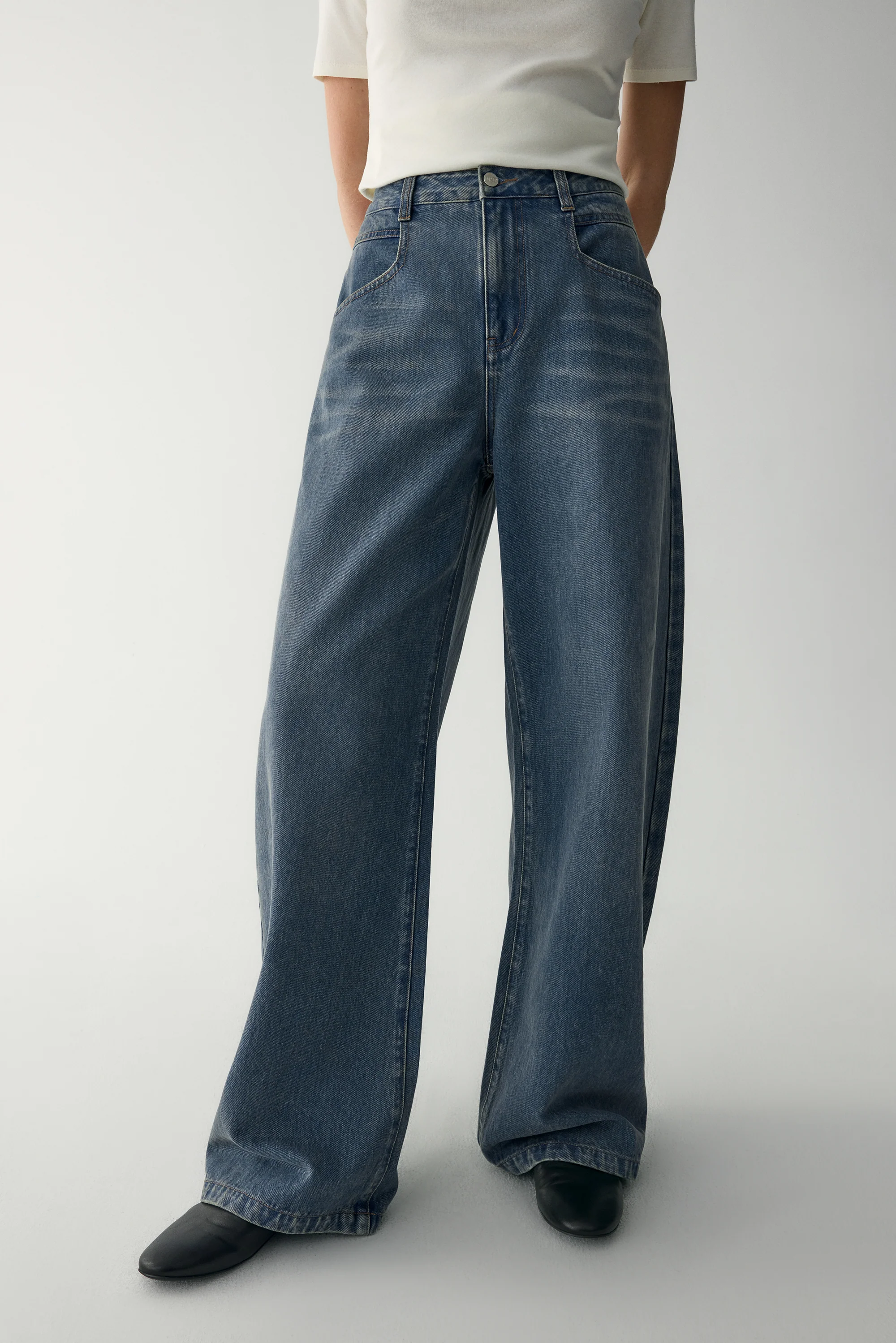 Washed Retro Curved Jeans - Image 18
