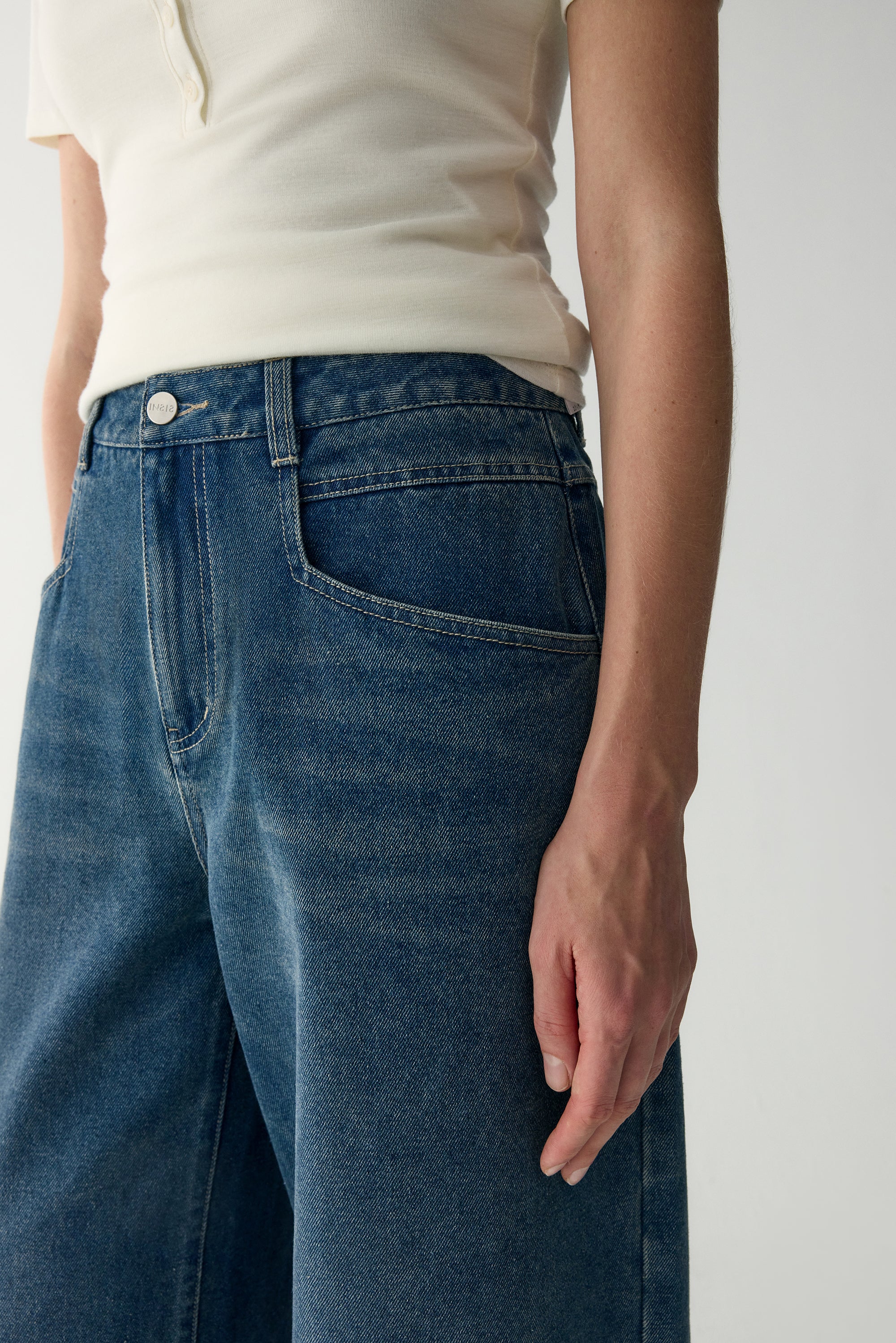 Washed Retro Curved Jeans - Image 9