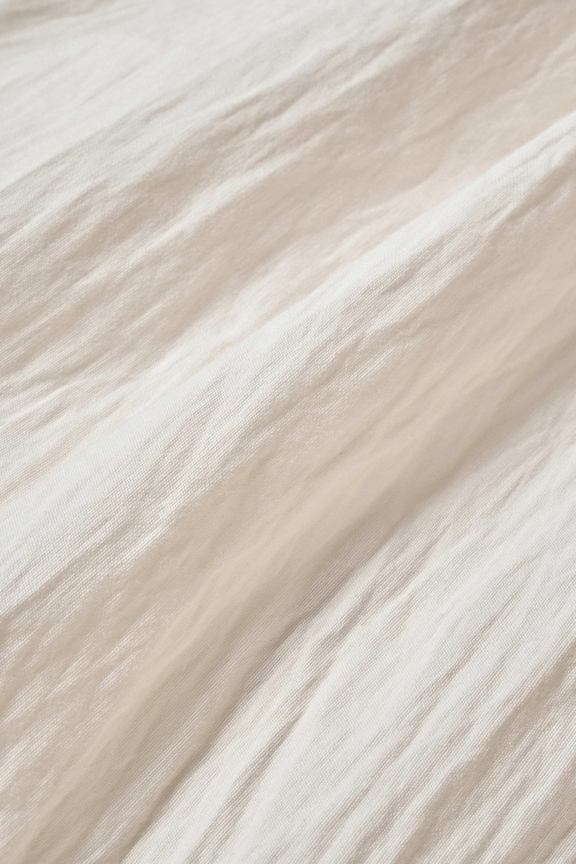 Loose-fit Pleated Plastron Dress - Image 10